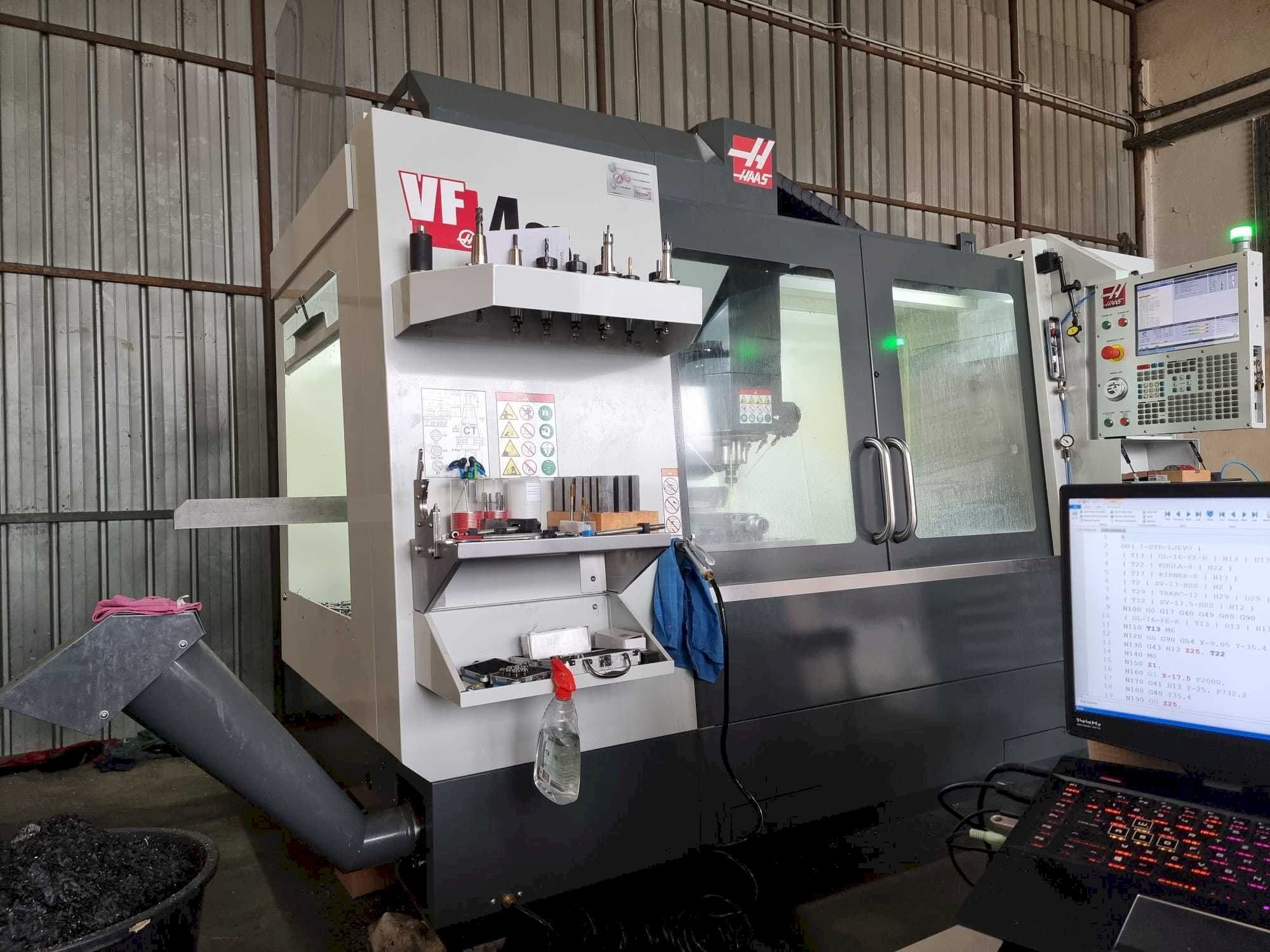 Вид станка HAAS VF4SS  спереди