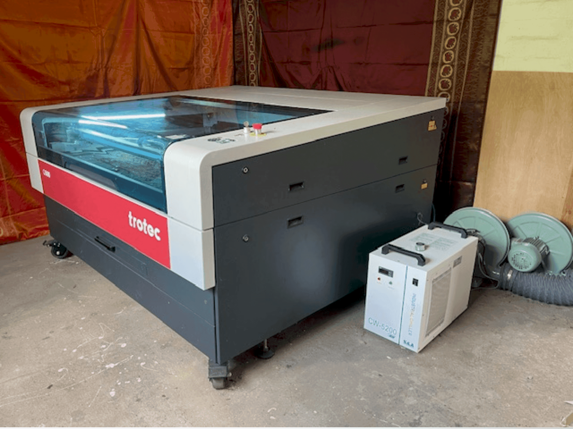 Вид станка Trotec Q500  спереди