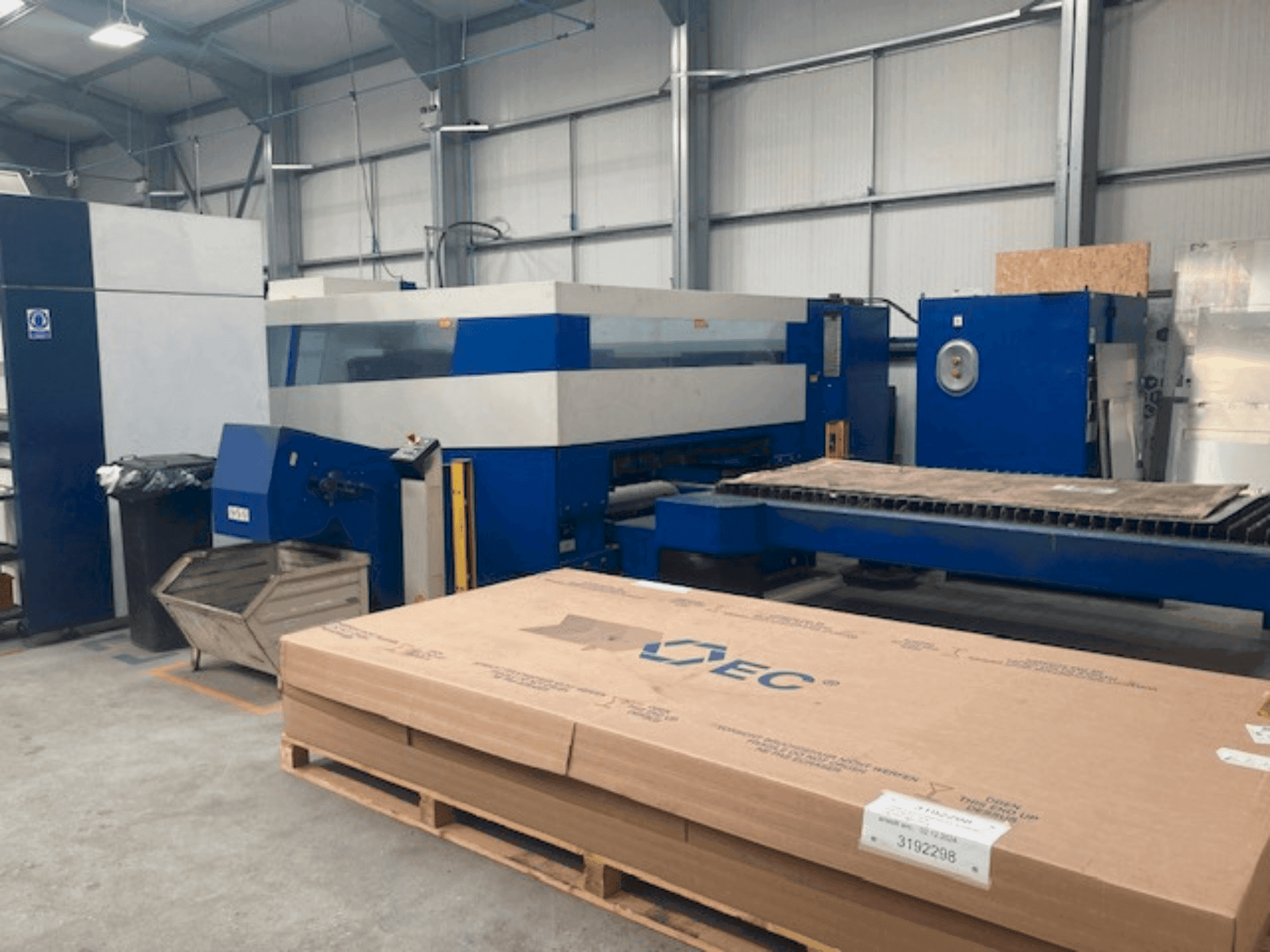 Вид станка TRUMPF Trulaser 5030  спереди