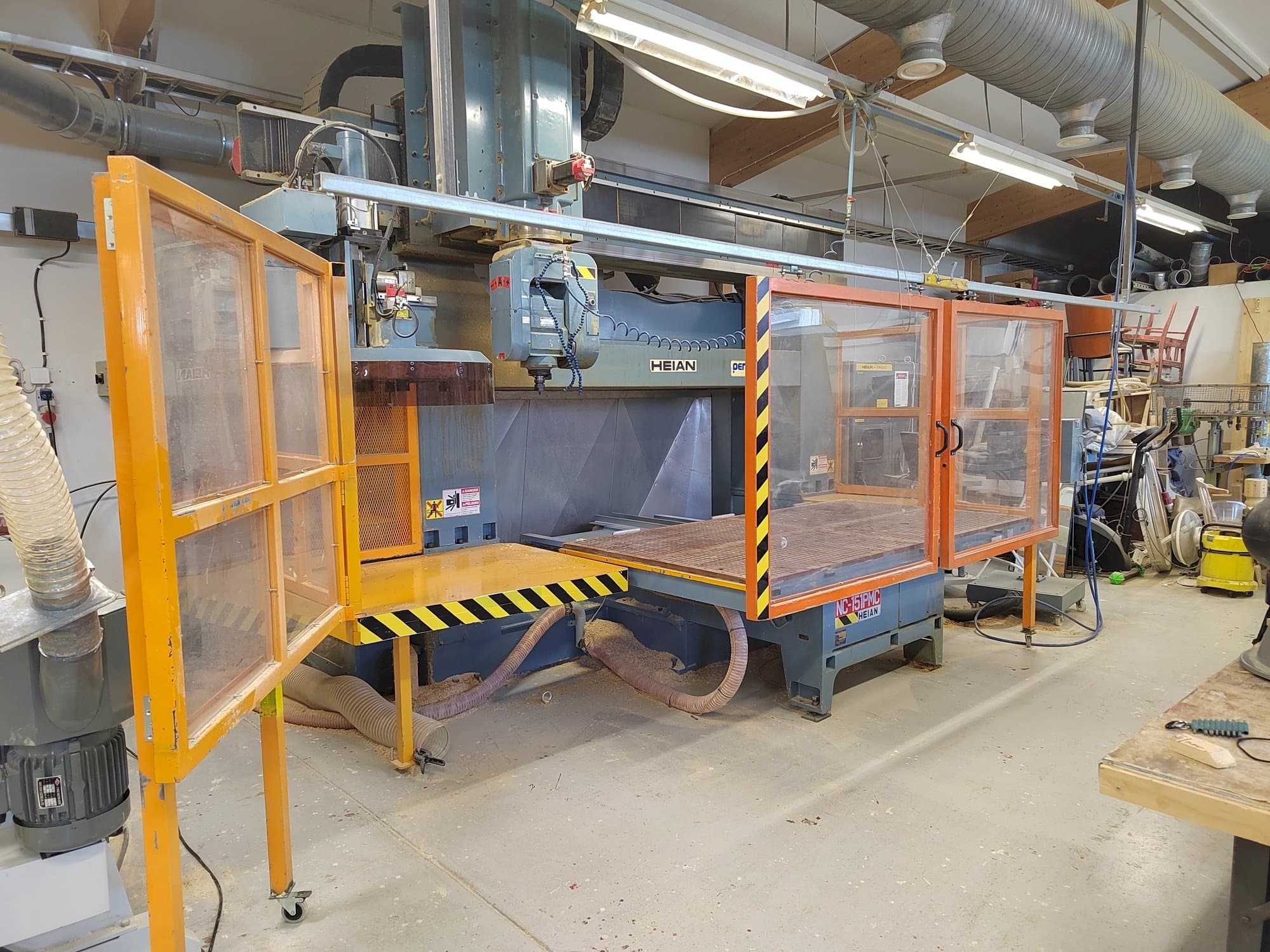 Вид станка HEIAN NC 151  спереди
