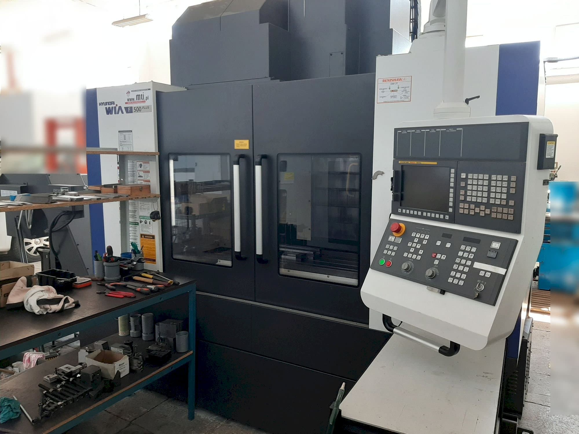 Вид станка Hyundai Wia F500 PLUS  спереди