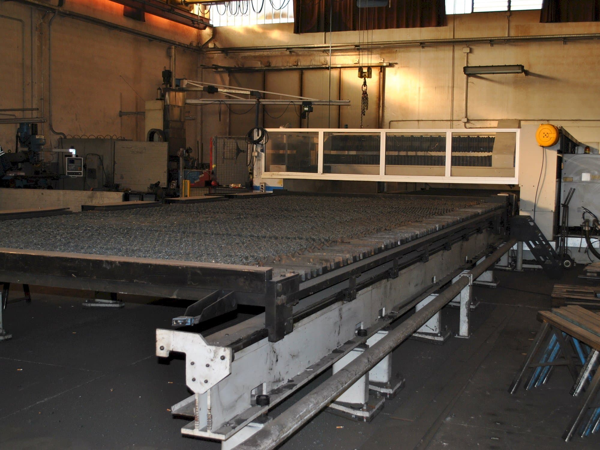 Вид станка LVD IMPULS 8031  спереди