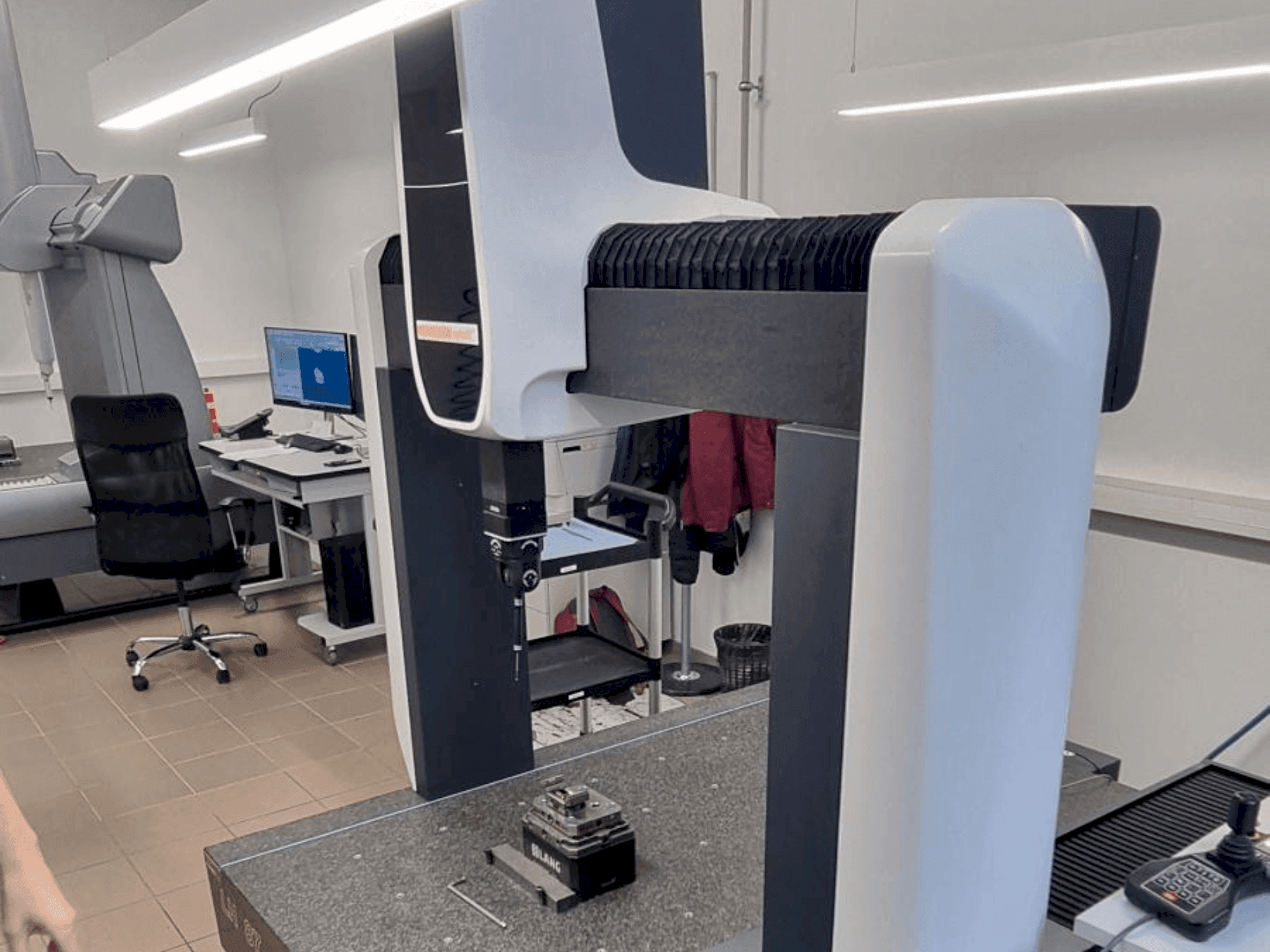 Вид станка Wenzel LH87  спереди