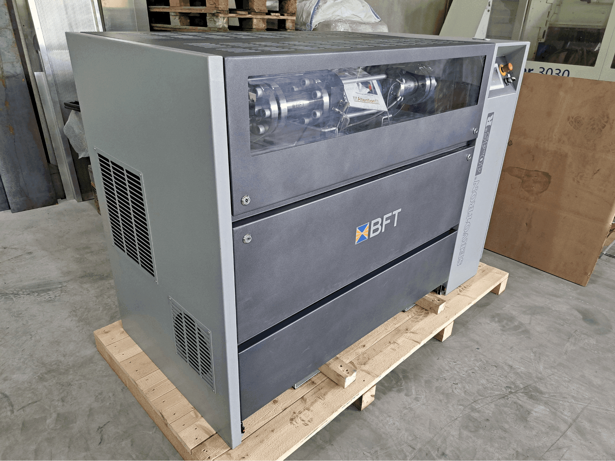 Вид станка BFT Servotron 40.45+  спереди