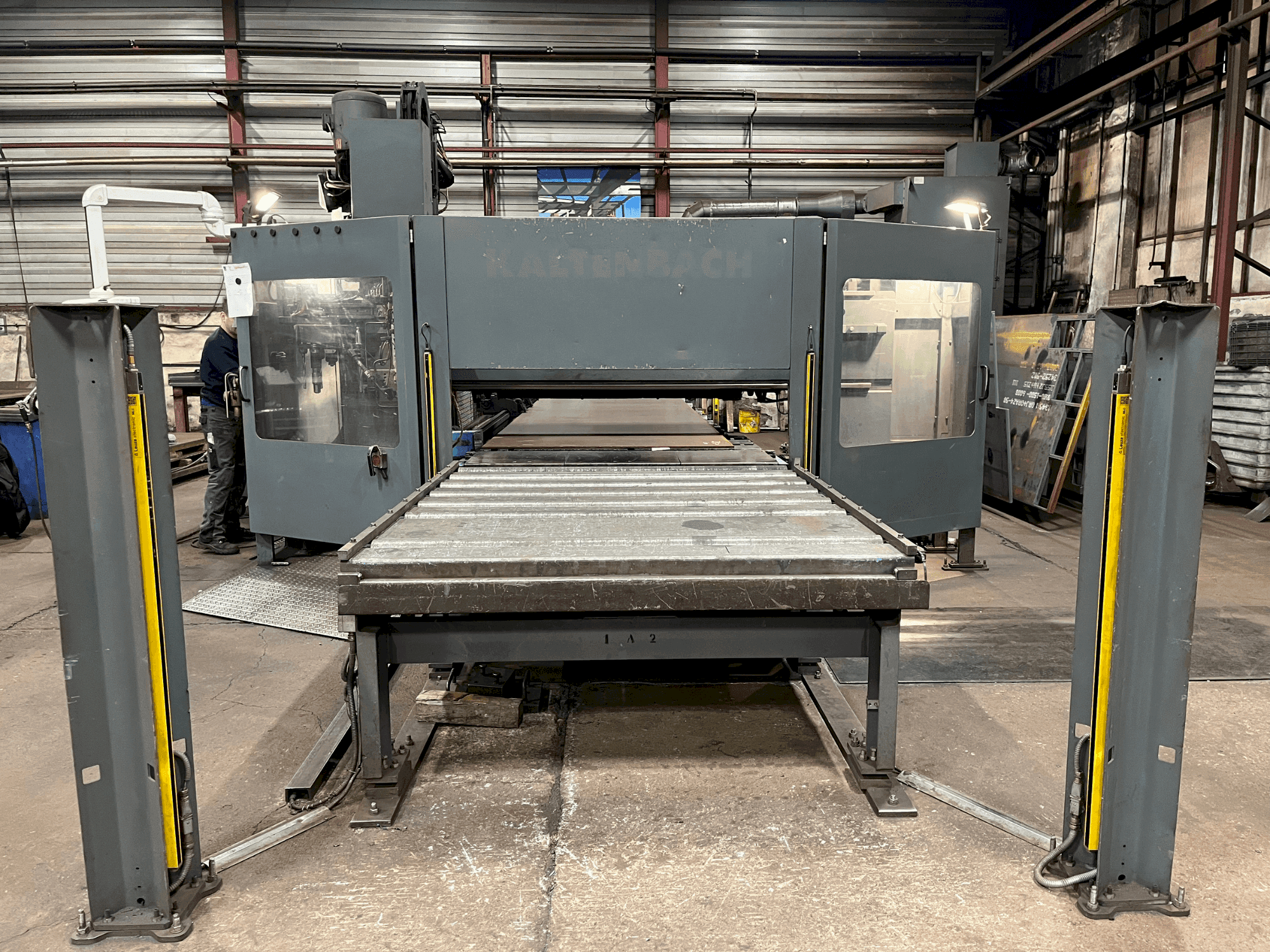 Вид станка KALTENBACH KF 1606  спереди