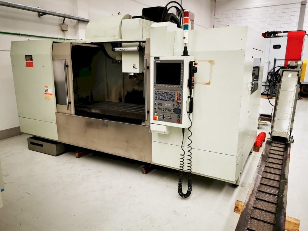 Вид станка FIRST MCV 1500  спереди