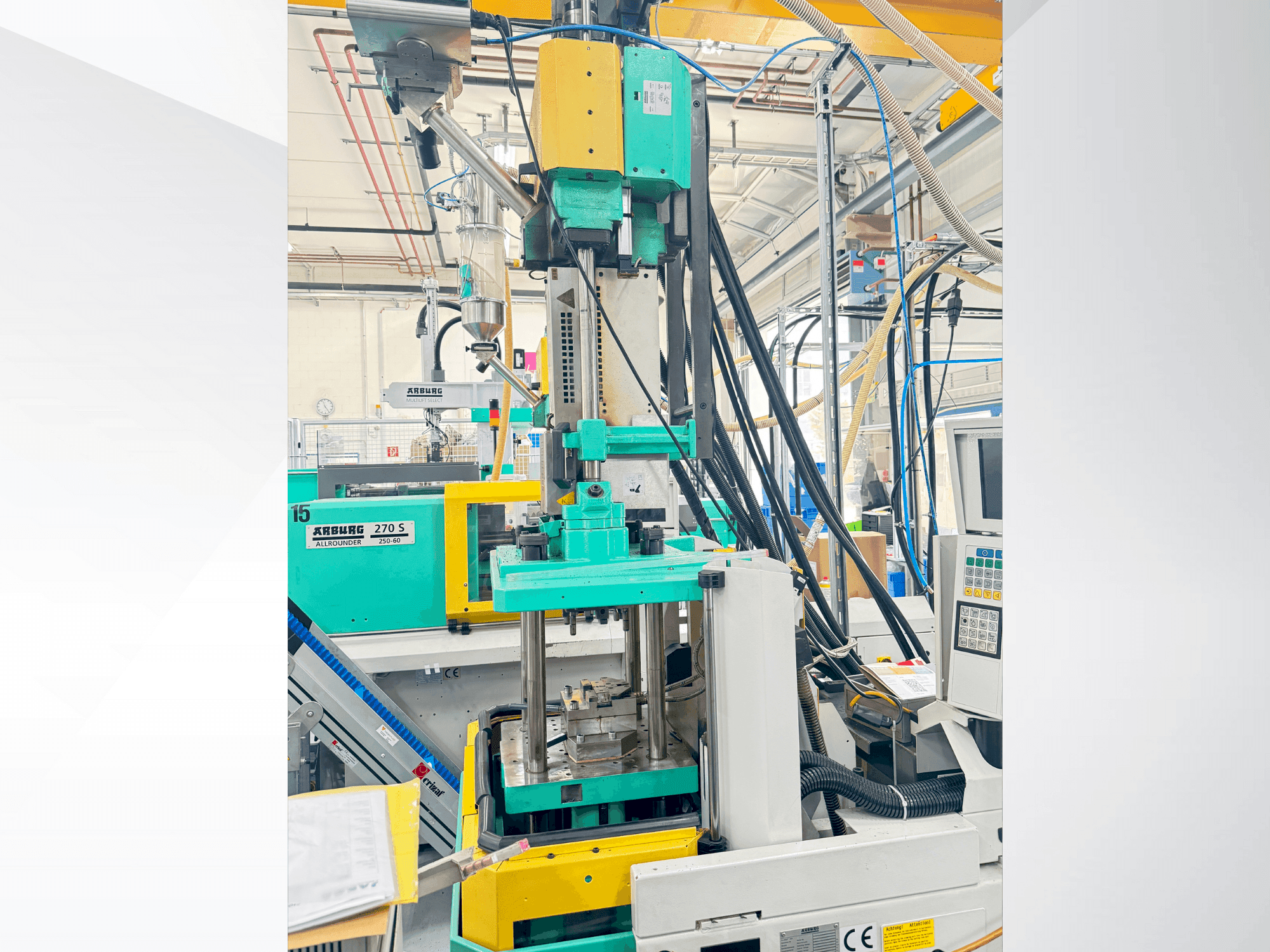 Вид станка Arburg 220 S 150-60U  спереди