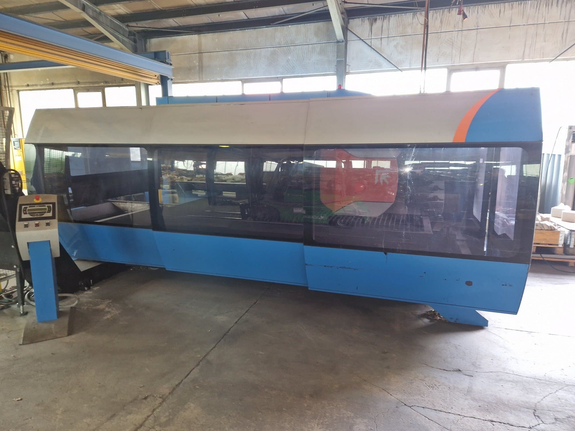 Вид станка Prima Power CP 4000 Zaphiro  спереди