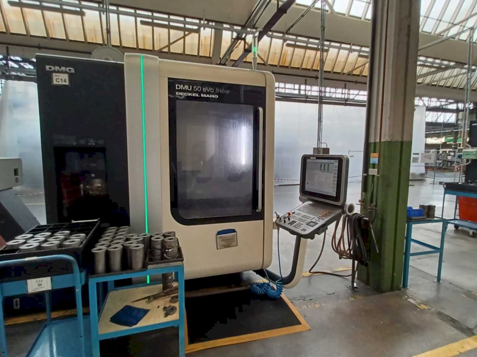 Вид станка DMG DMU 50 evo linear  спереди