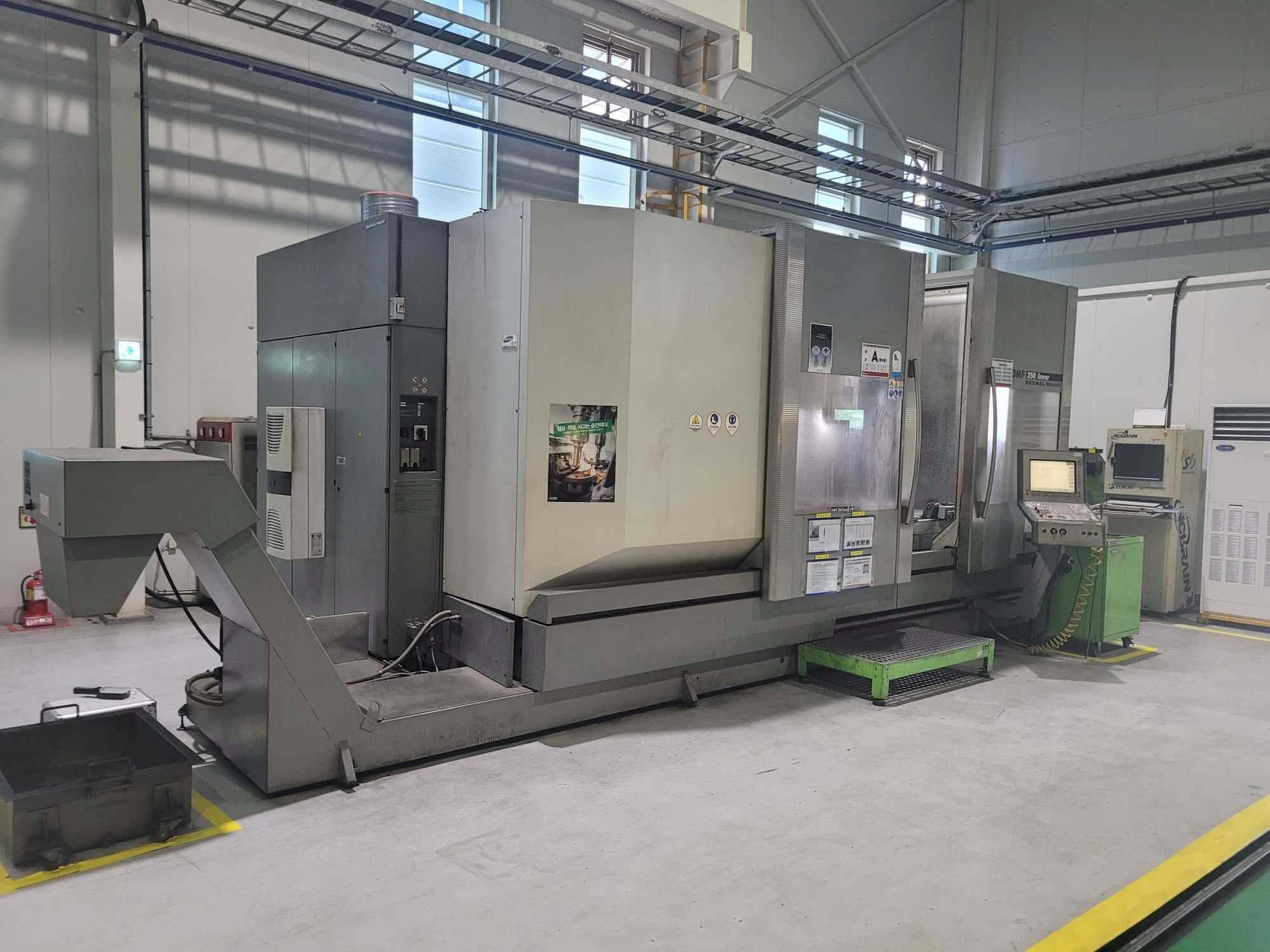 Вид  станка с DECKEL MAHO DMF 250 linear  правой стороны