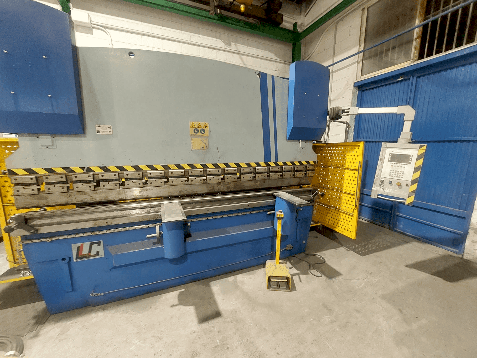 Вид станка FEYSAMA LLC PH 125/3200  спереди