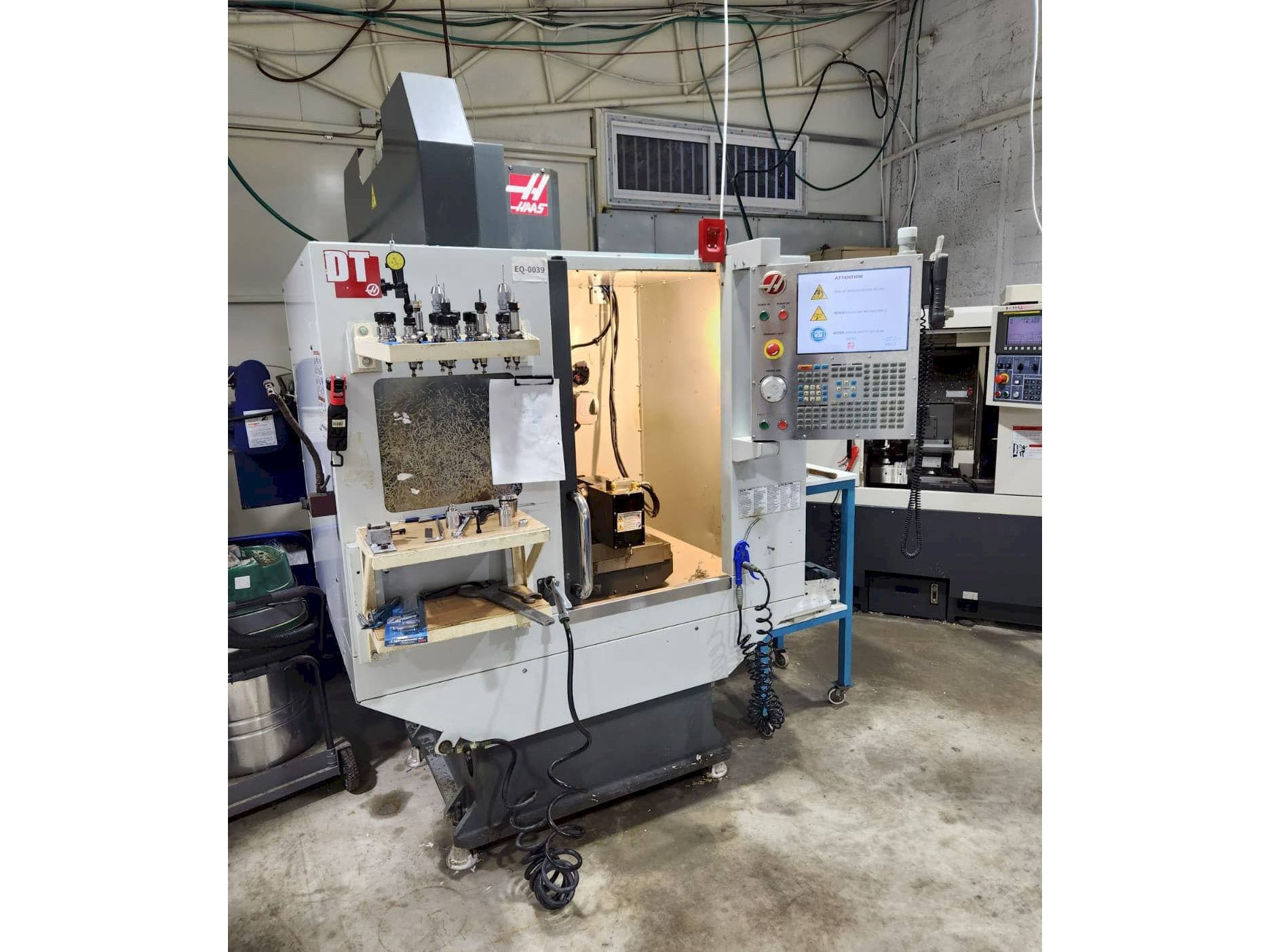 Вид станка HAAS DT-1  спереди