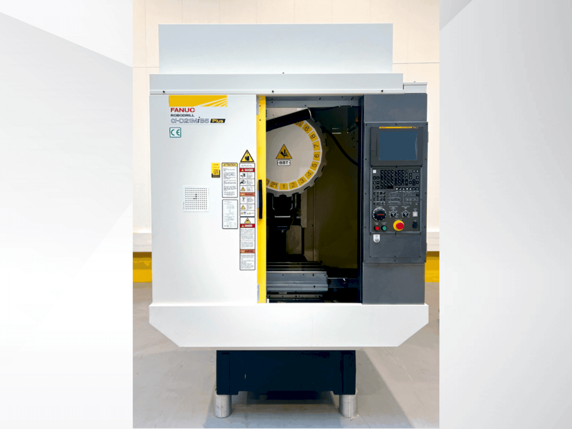 Вид станка FANUC ROBODRILL α-D21MiB5 Plus  спереди