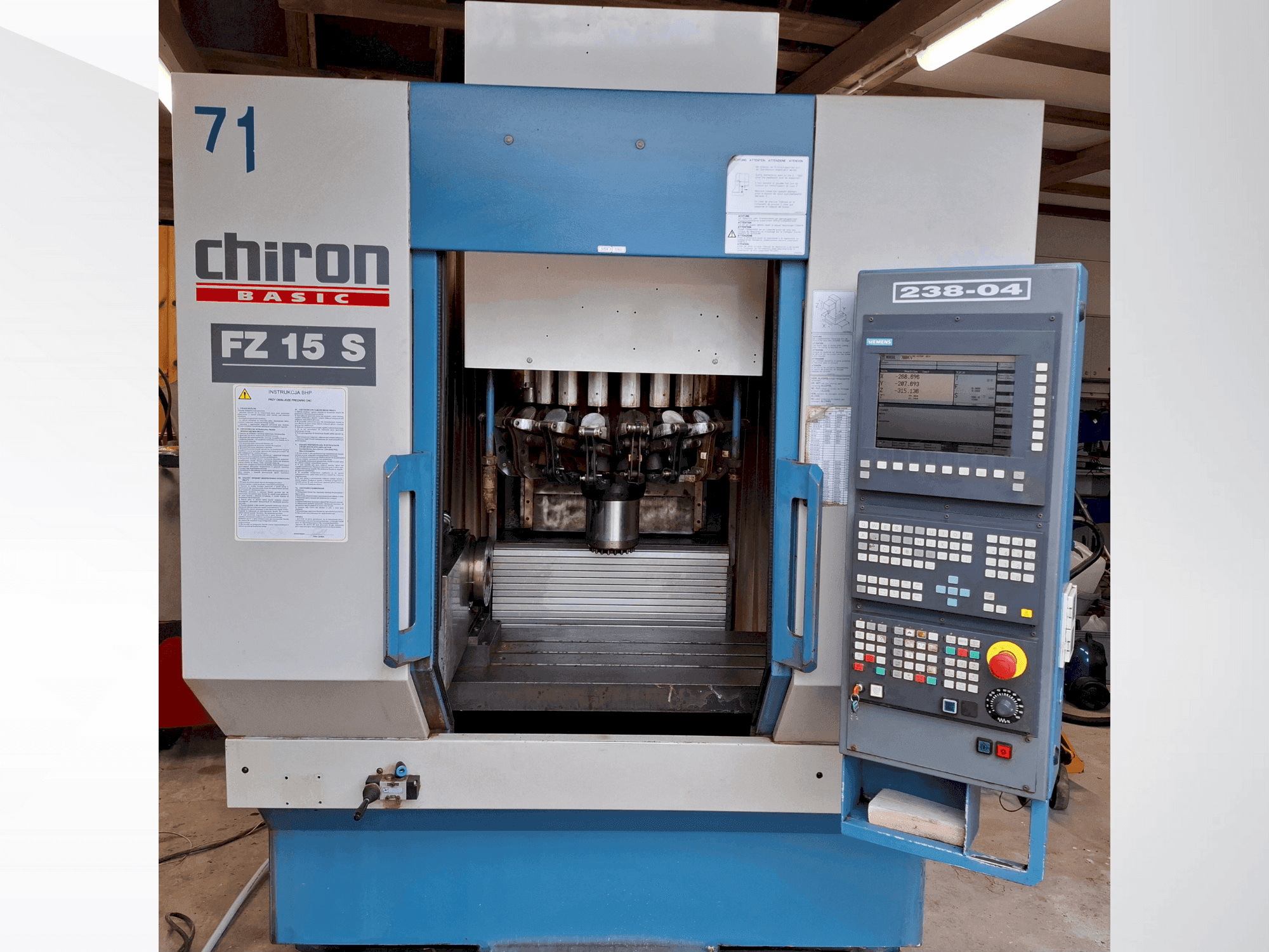 Вид станка CHIRON FZ 15 S  спереди