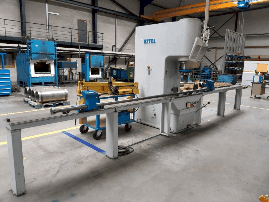 Вид станка EITEL-PRESS RP 100  спереди