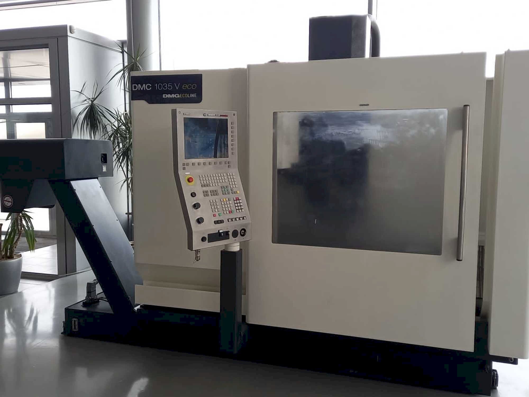 Вид станка DMG DMC 1035 V eco  спереди
