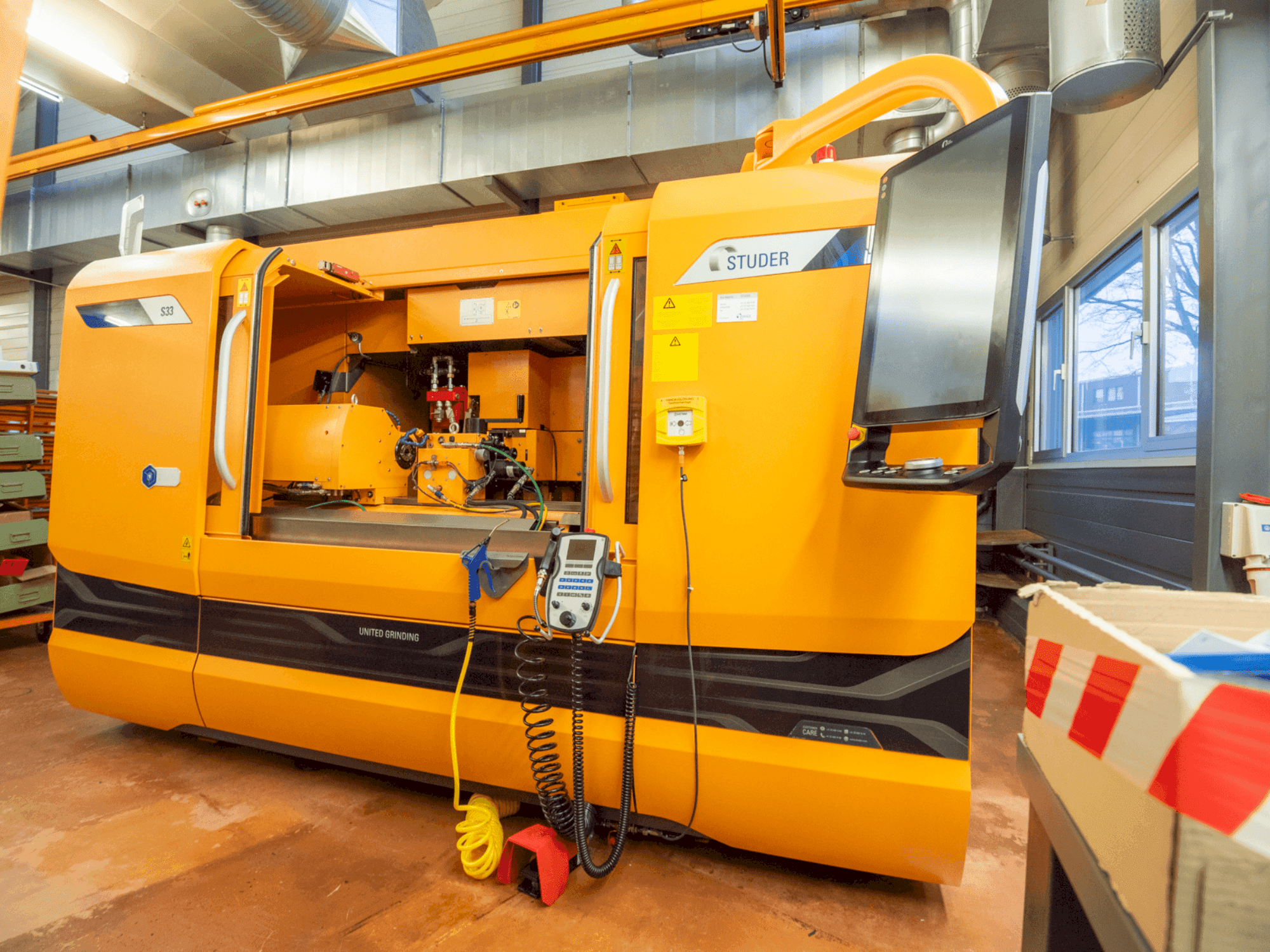 Вид станка STUDER  S33  спереди