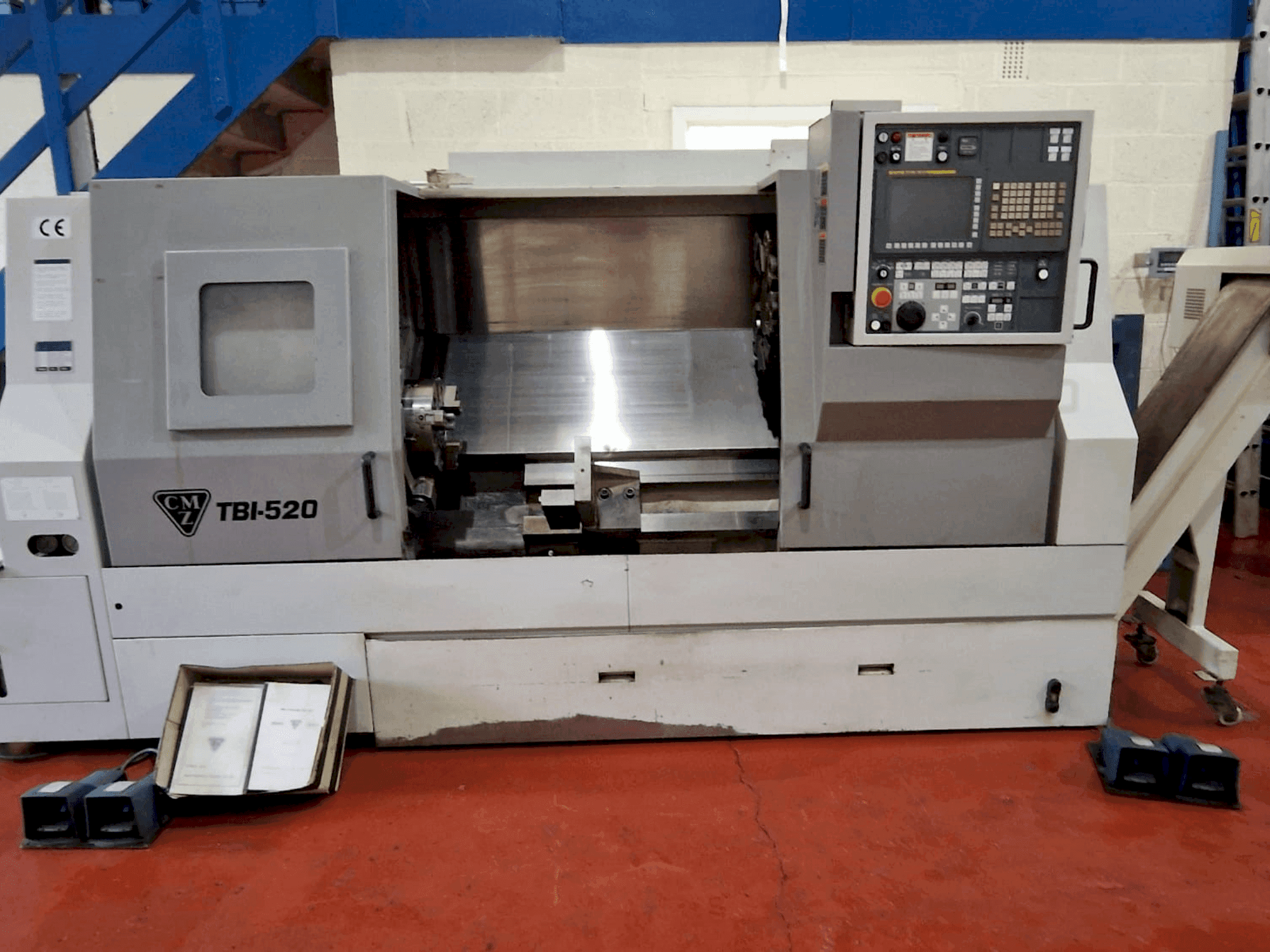 Вид станка CMZ TBI 520 CNC  спереди