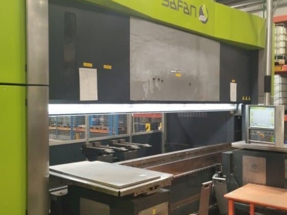 Вид станка Safan SAFAN E-brake 300-4100  спереди