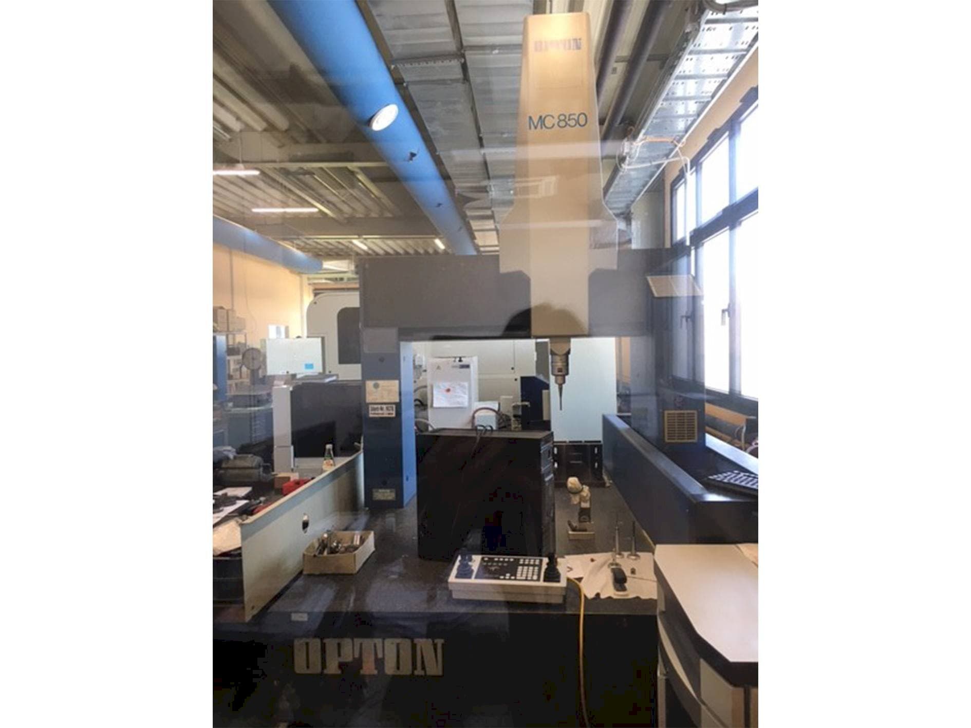 Вид станка ZEISS Opton MC 850  спереди
