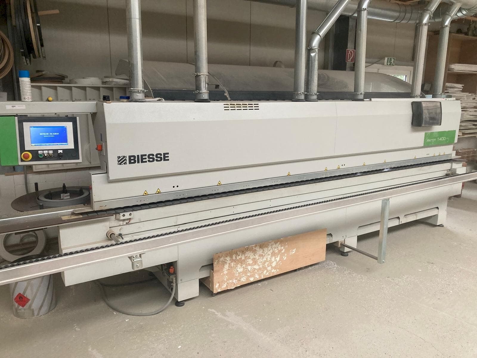 Вид станка BIESSE AKRON 1440  спереди