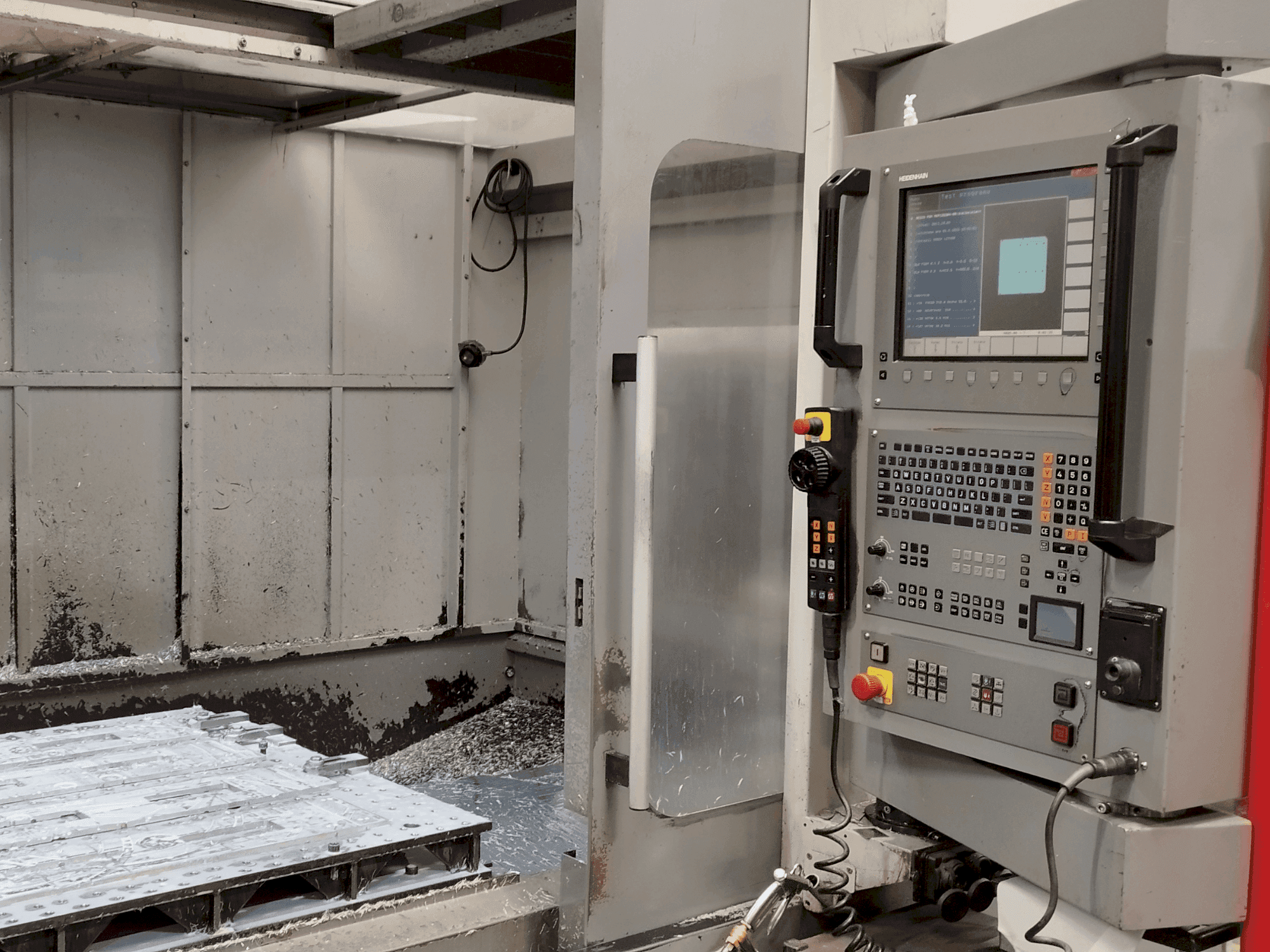 Вид станка Leadwell V80I  спереди