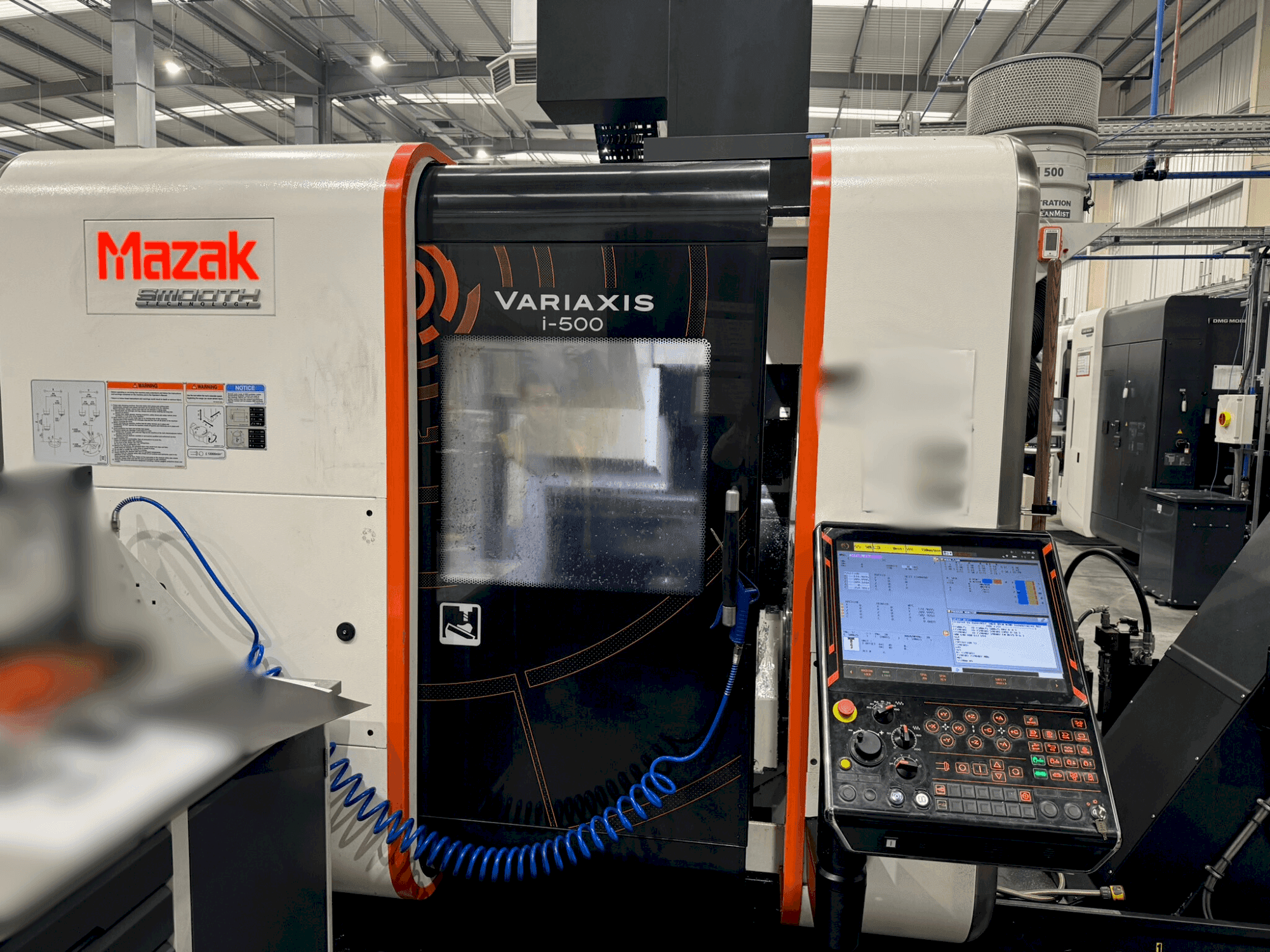 Вид станка Mazak Variaxis i-500  спереди