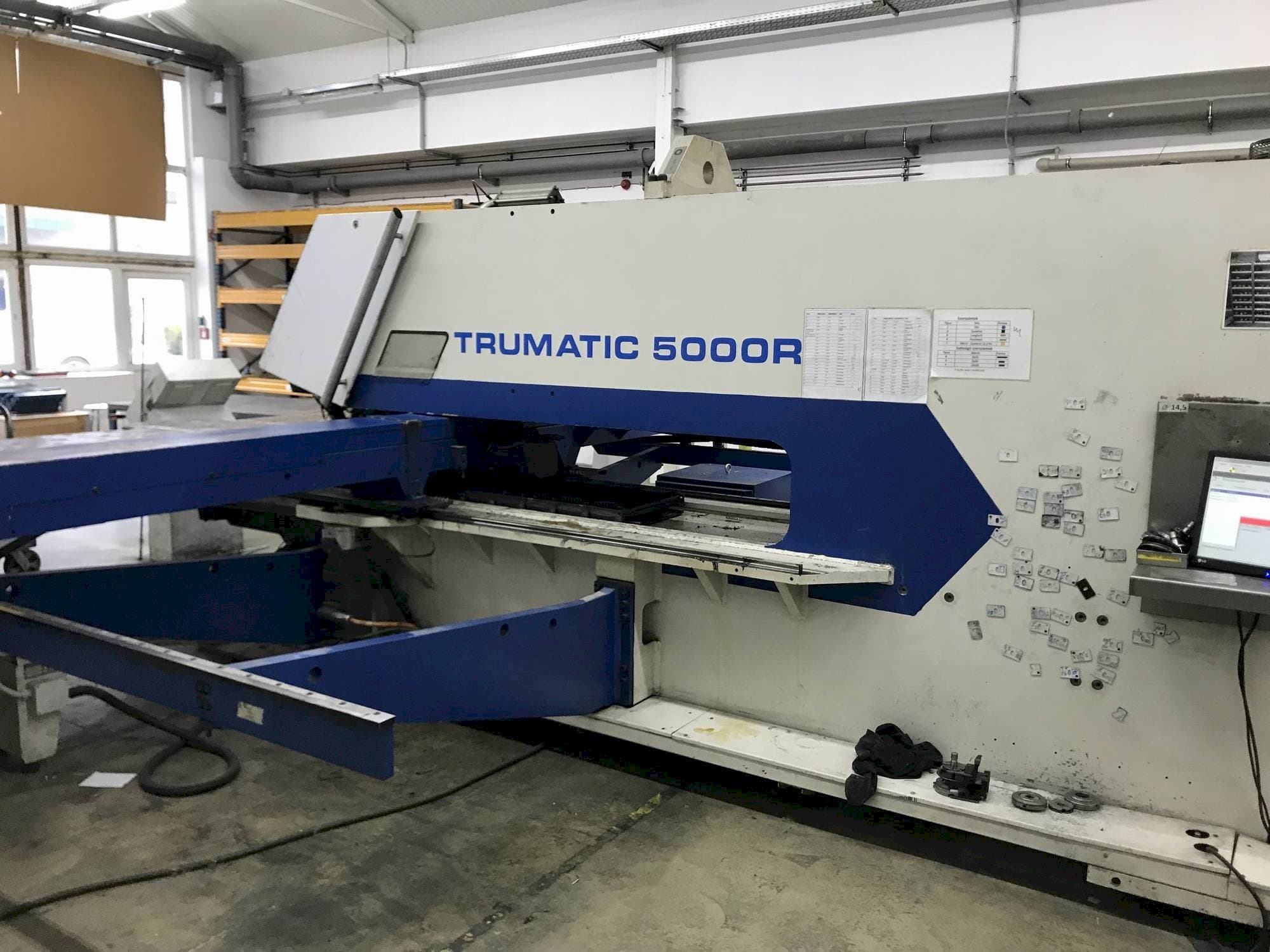 Вид станка TRUMPF Trumatic 5000 R  спереди