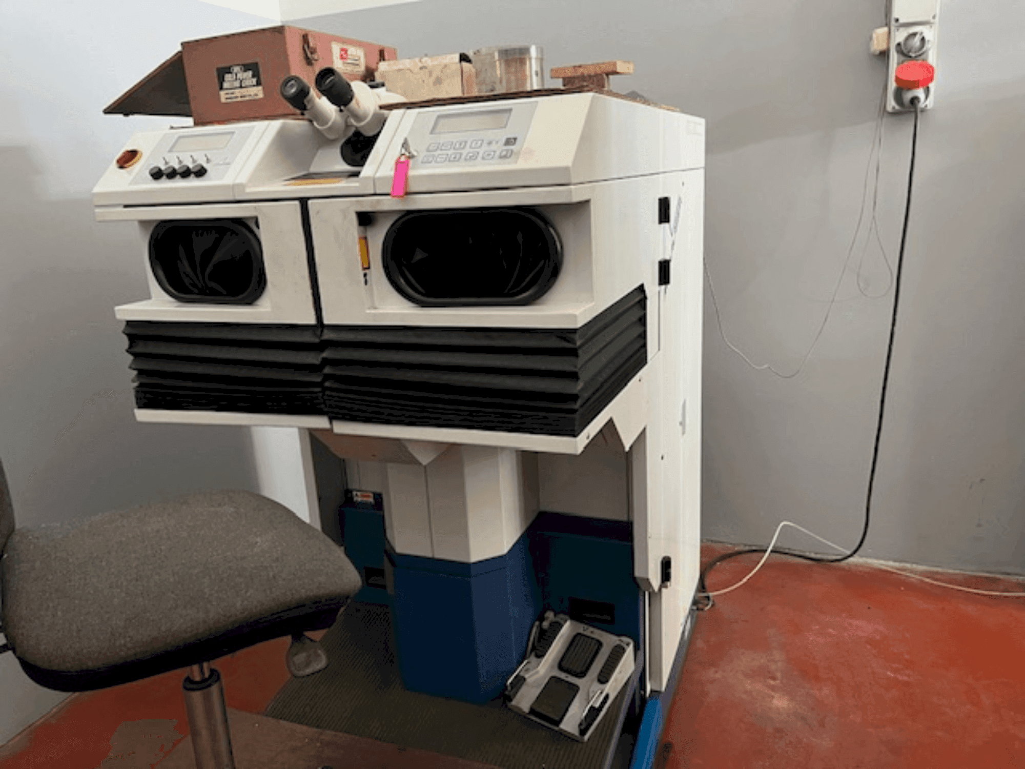 Вид станка ALPHA LASER ALW 150  спереди