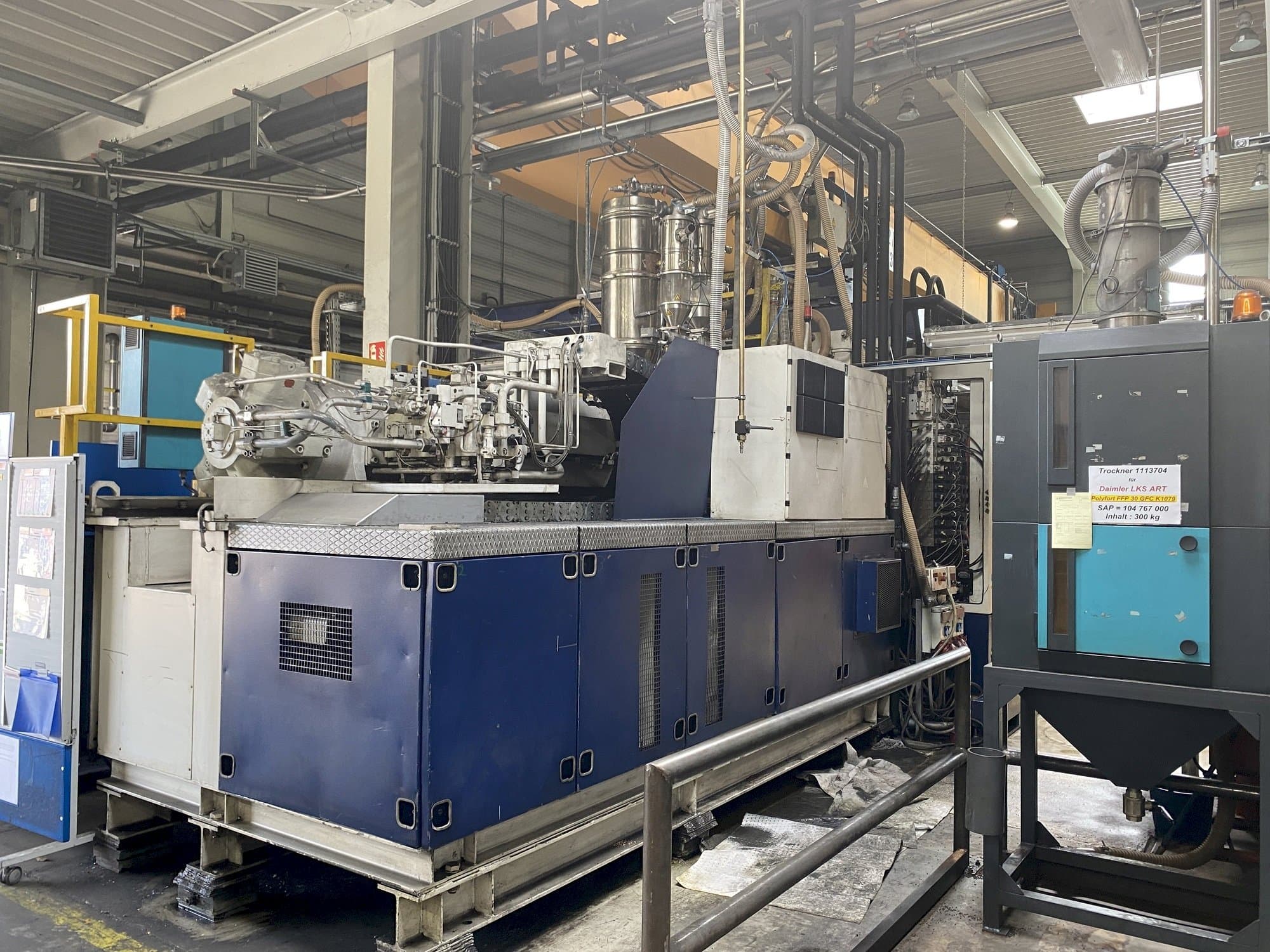 Вид станка Krauss Maffei 1600-8000 MC  спереди