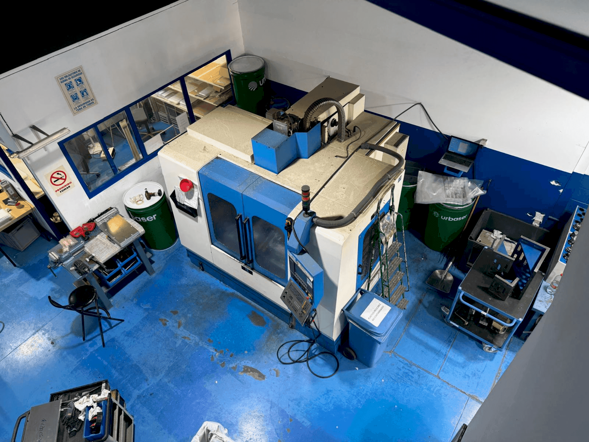 Вид станка LAGUN GVC 1000  спереди