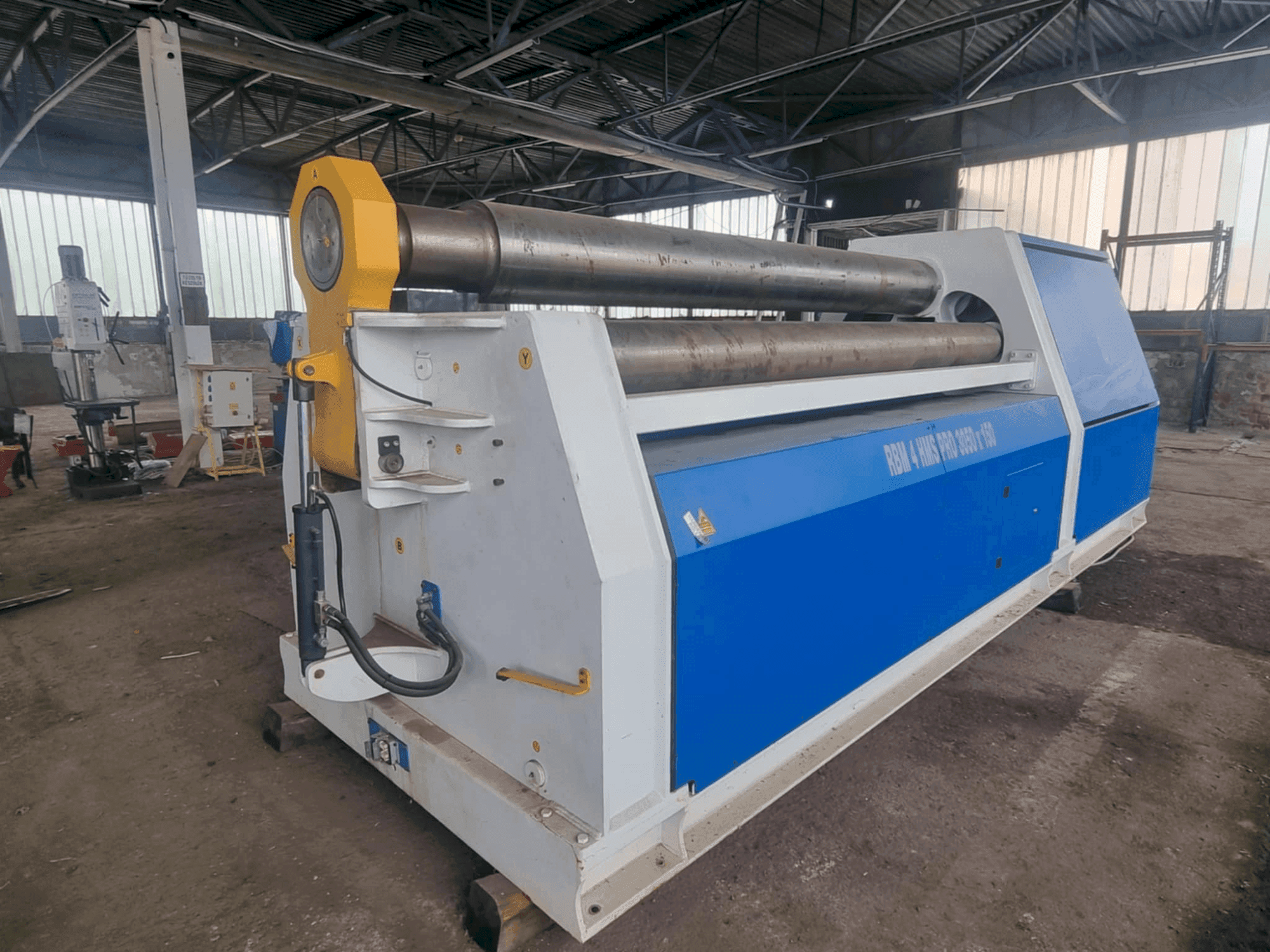Вид станка Metallkraft  RBM 4 HMS Pro 3050-150  спереди