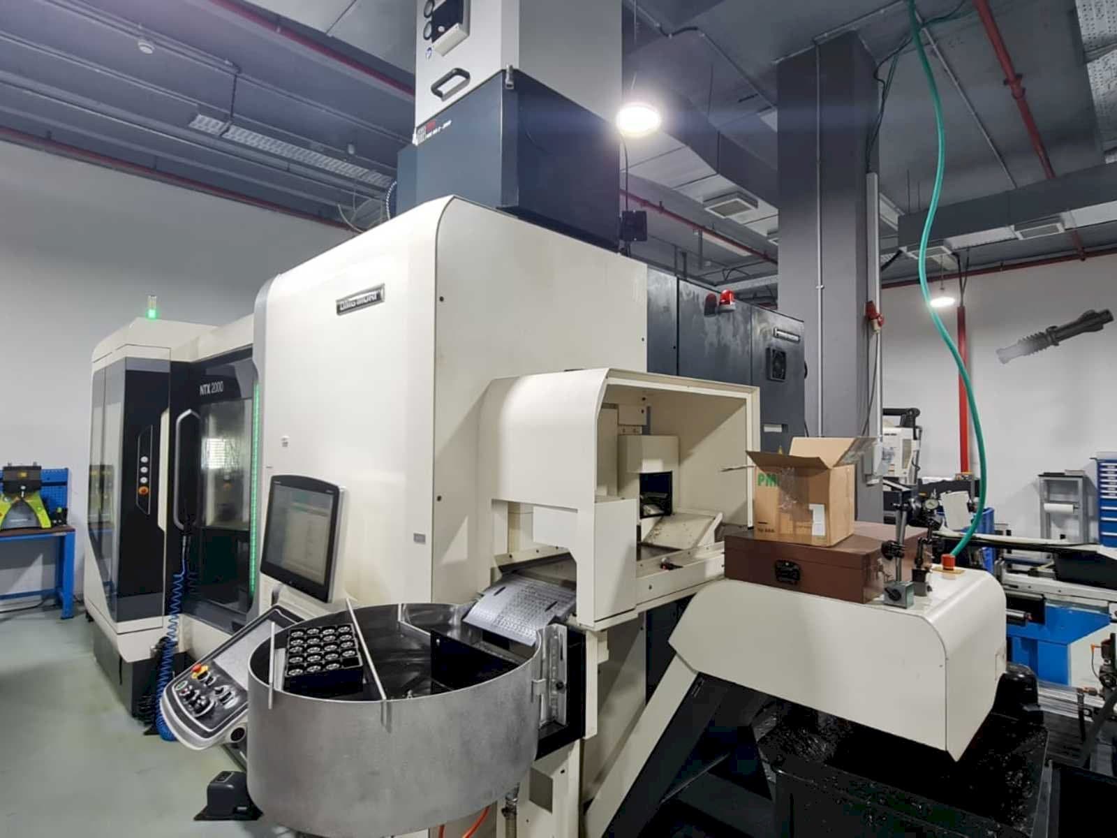 Вид  станка с DMG MORI NTX2000/1500SZ  правой строны