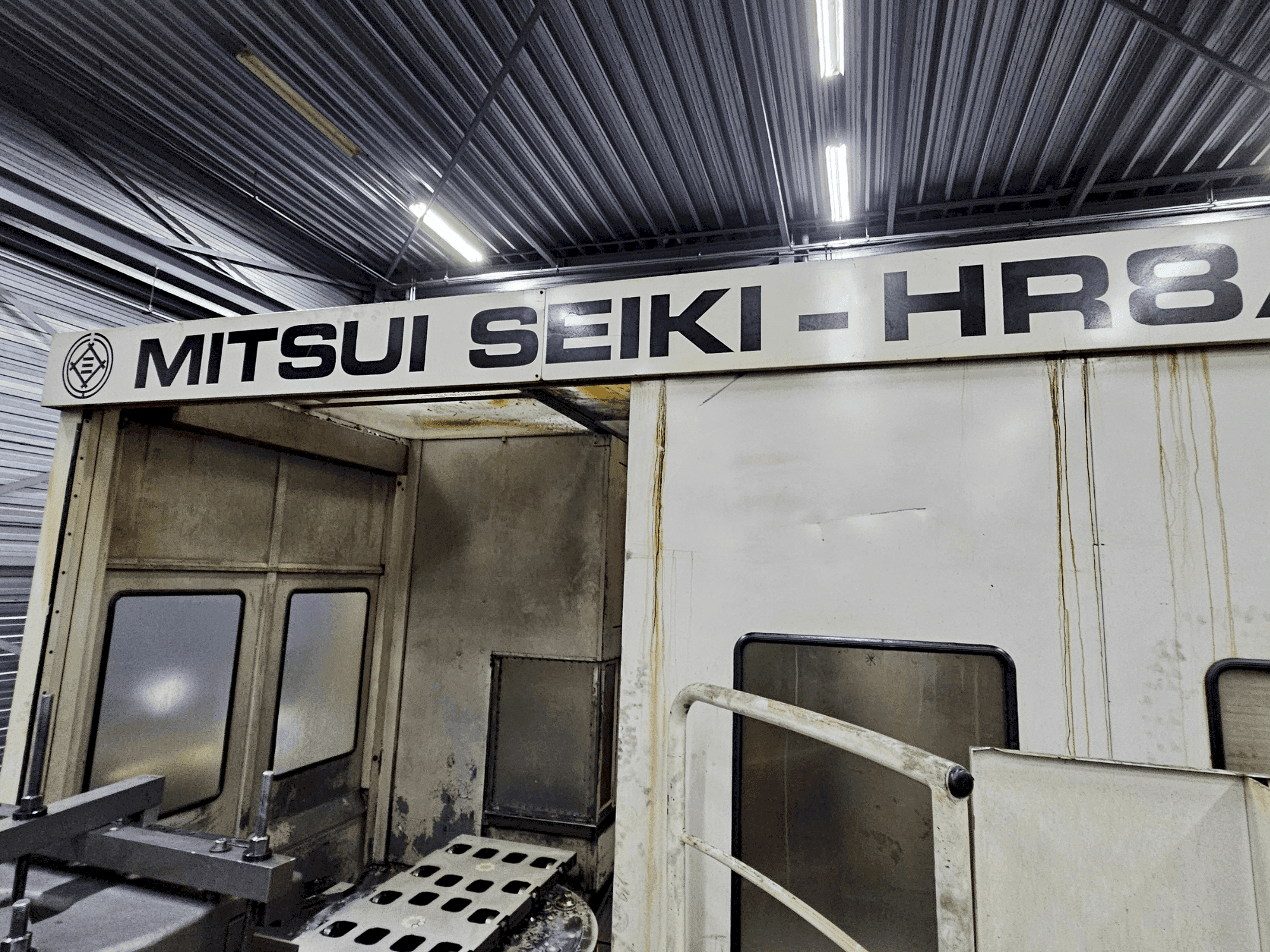 Вид станка Mitsui Seiki HR8A  спереди