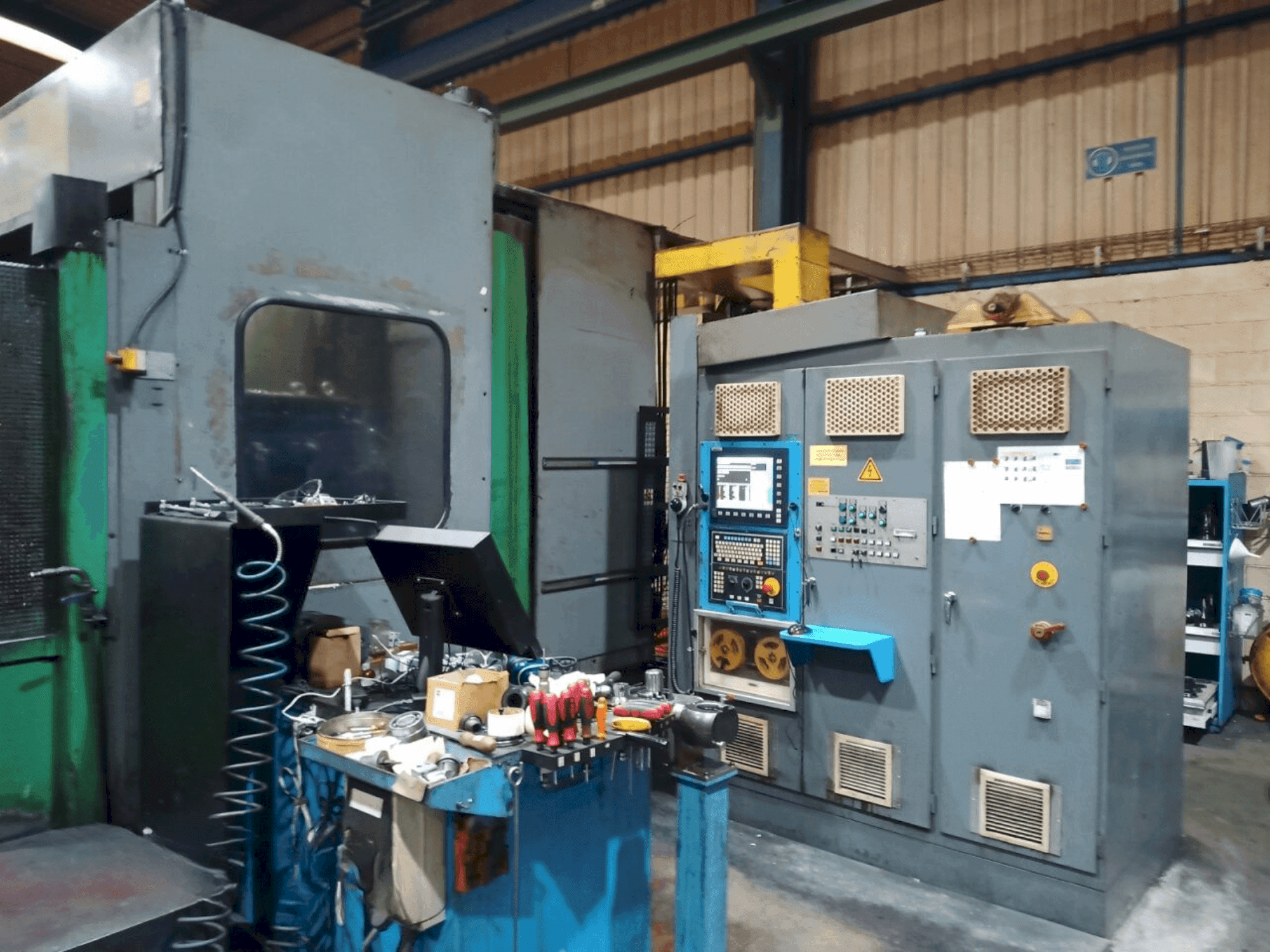 Вид станка Correa XB-420  спереди