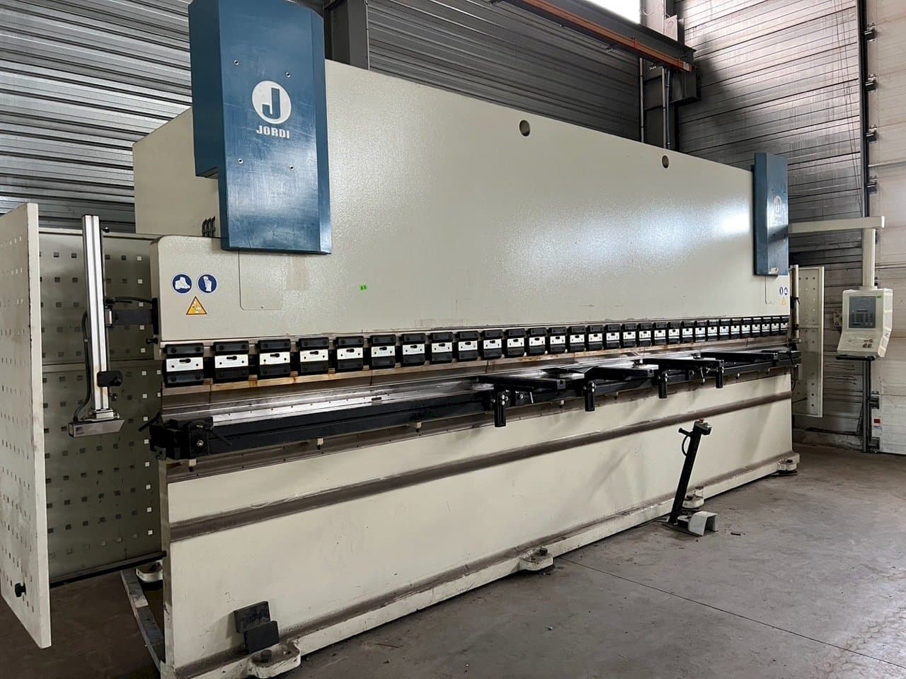 Вид станка JORDI PH 6225  спереди