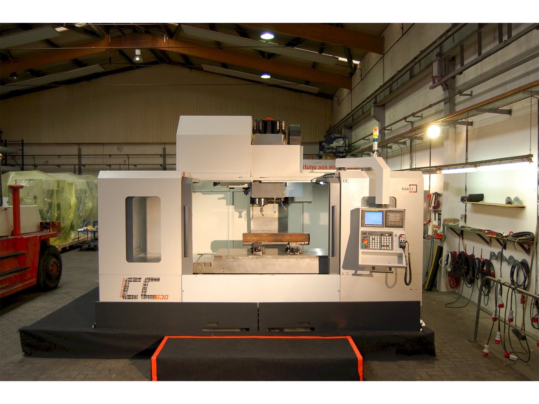 Вид станка Kaast CC1630  спереди