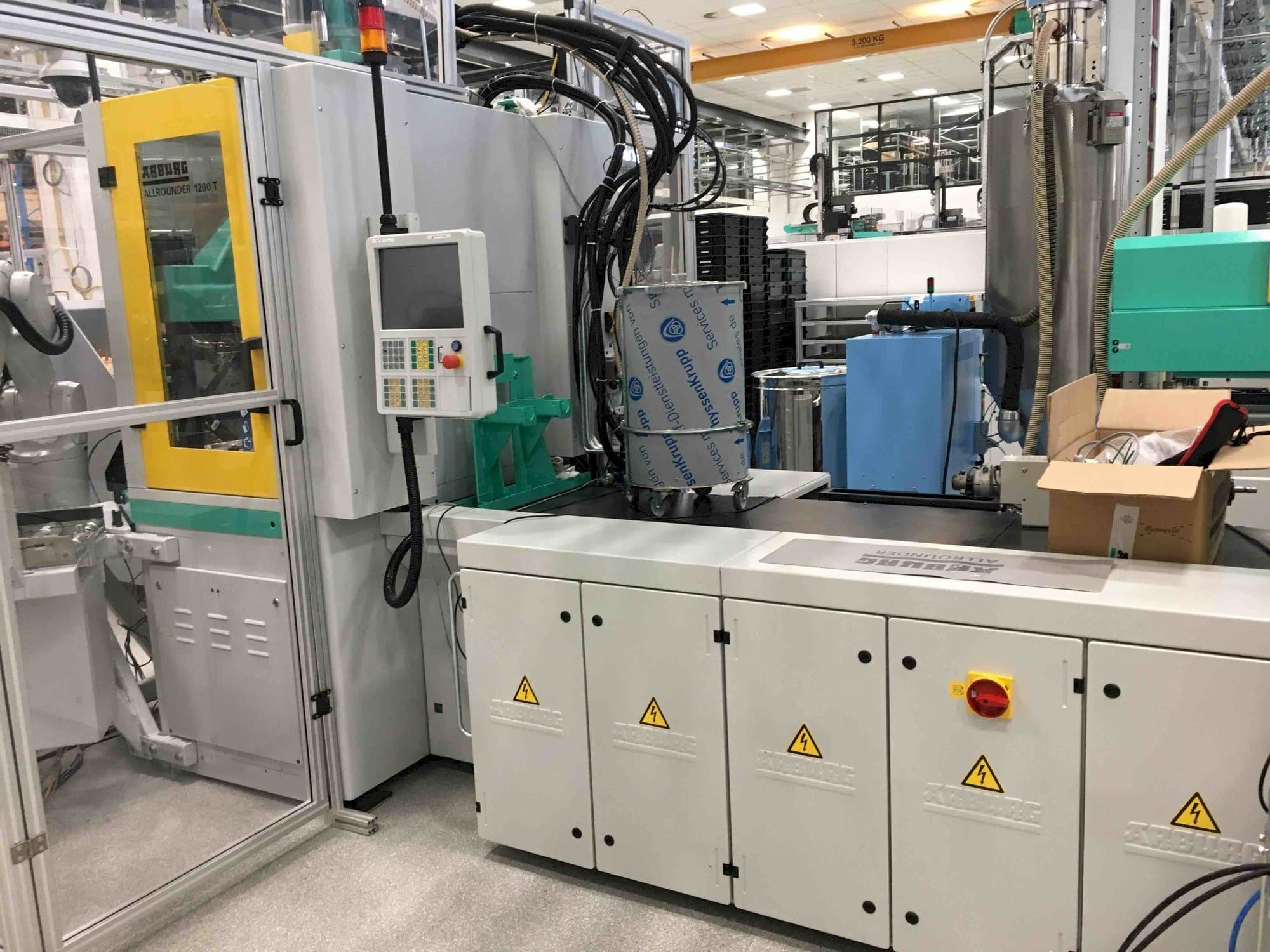 Вид станка Arburg ALLROUNDER 1200 T 800 - 70 (2017)  спереди