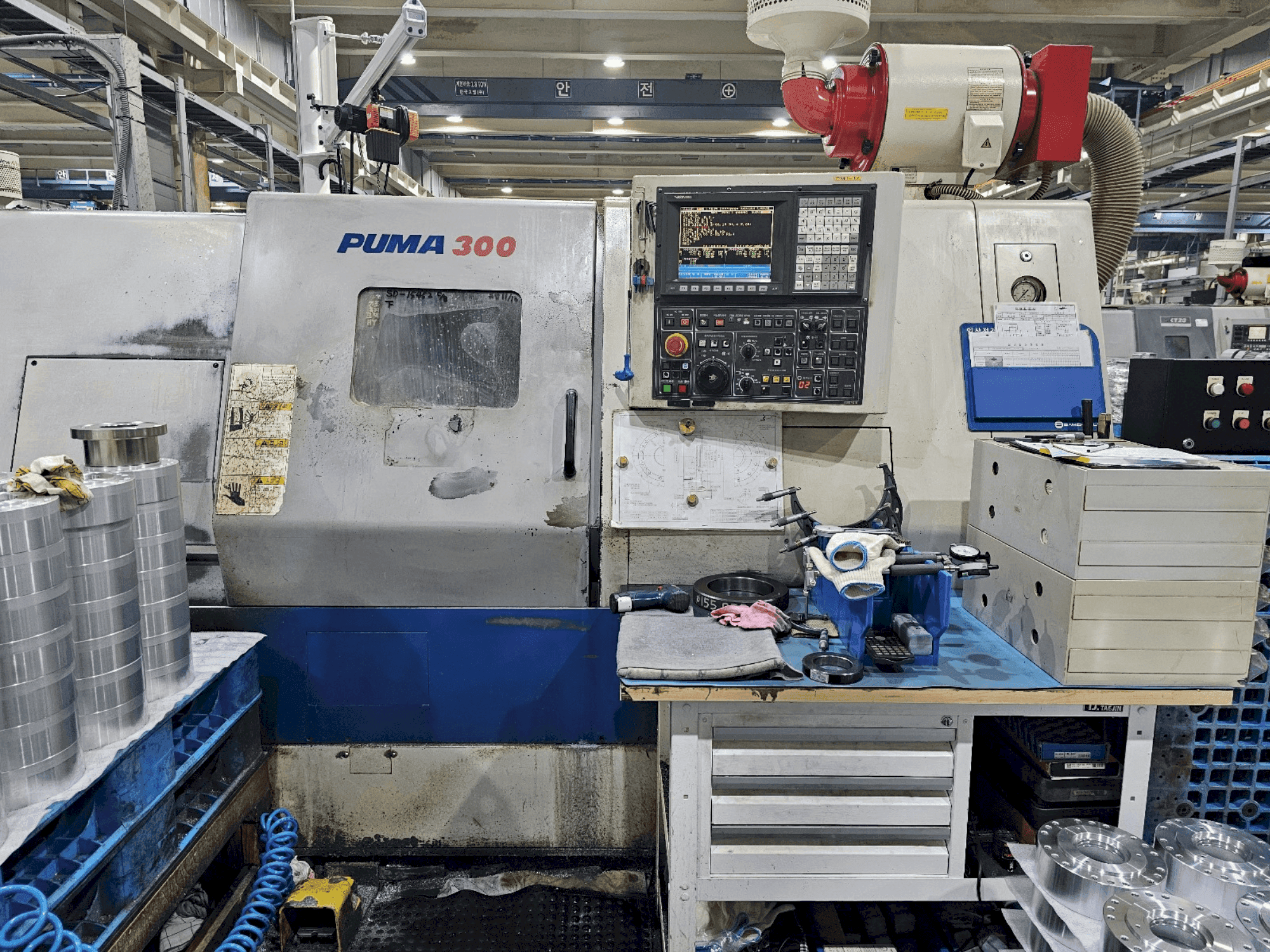 Вид станка DOOSAN PUMA 300 C  спереди