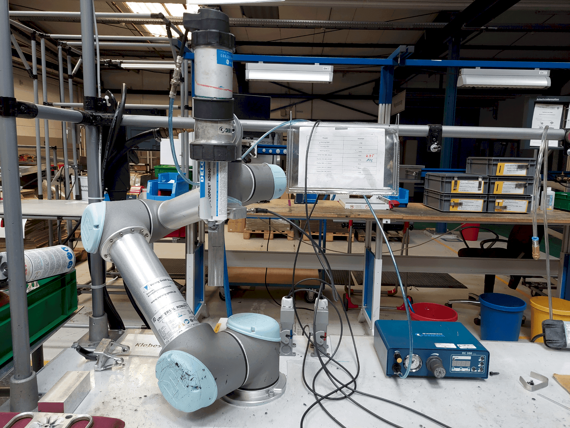 Вид станка Universal Robots UR5  спереди