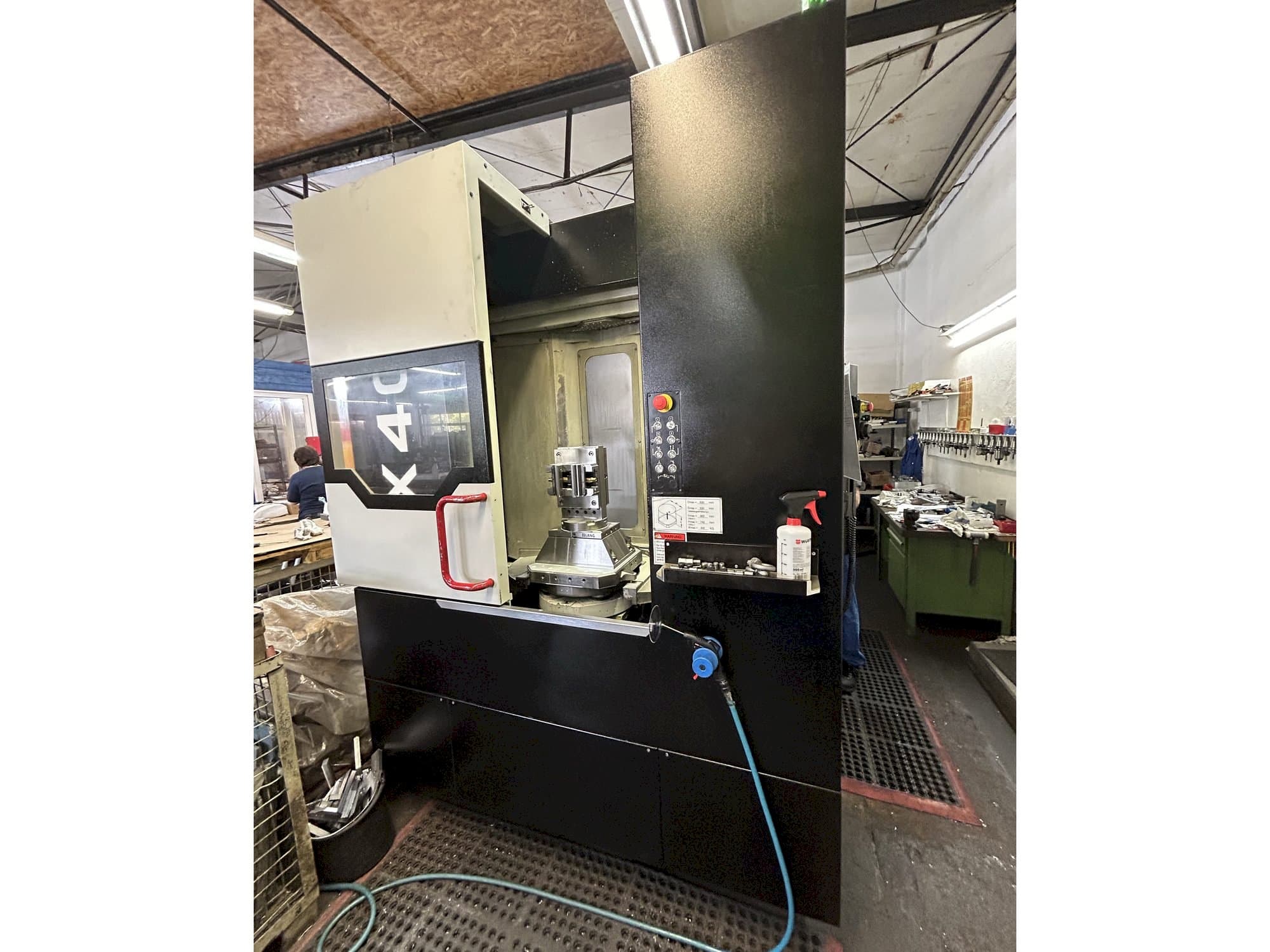 Вид станка Quaser HX404  спереди