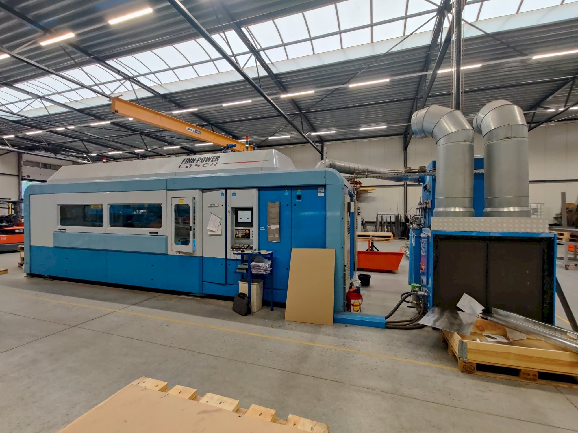 Вид станка Finn-Power FPL6-B  спереди