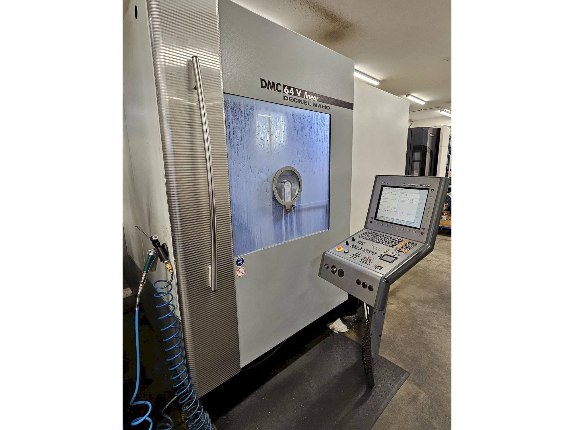 Вид станка DMG DMC64V  спереди