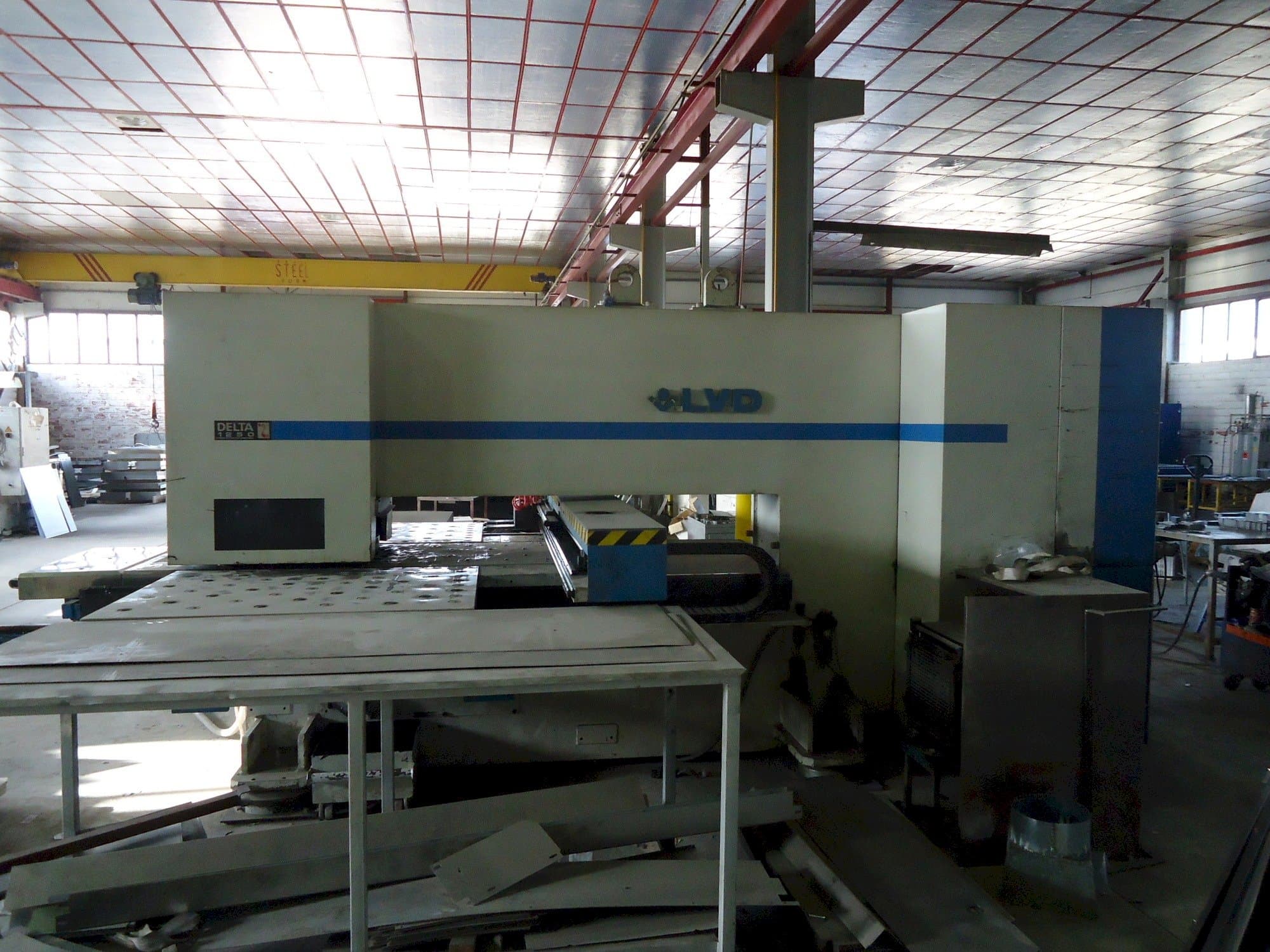 Вид станка LVD delta 1250  спереди