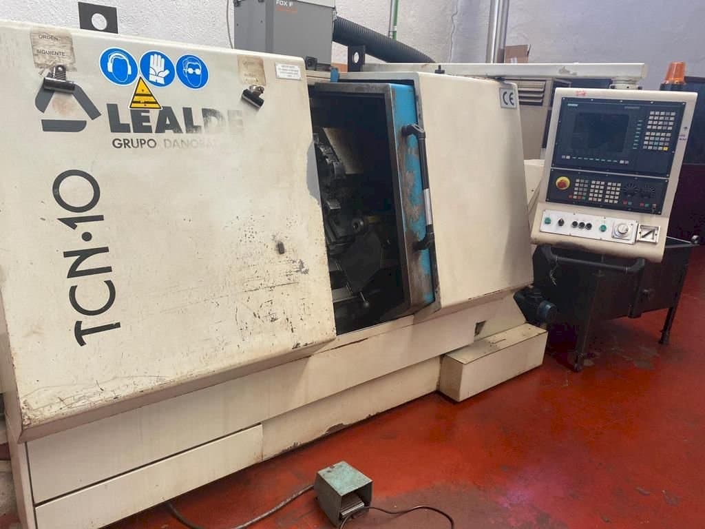 Вид станка Lealde TCN-10  спереди