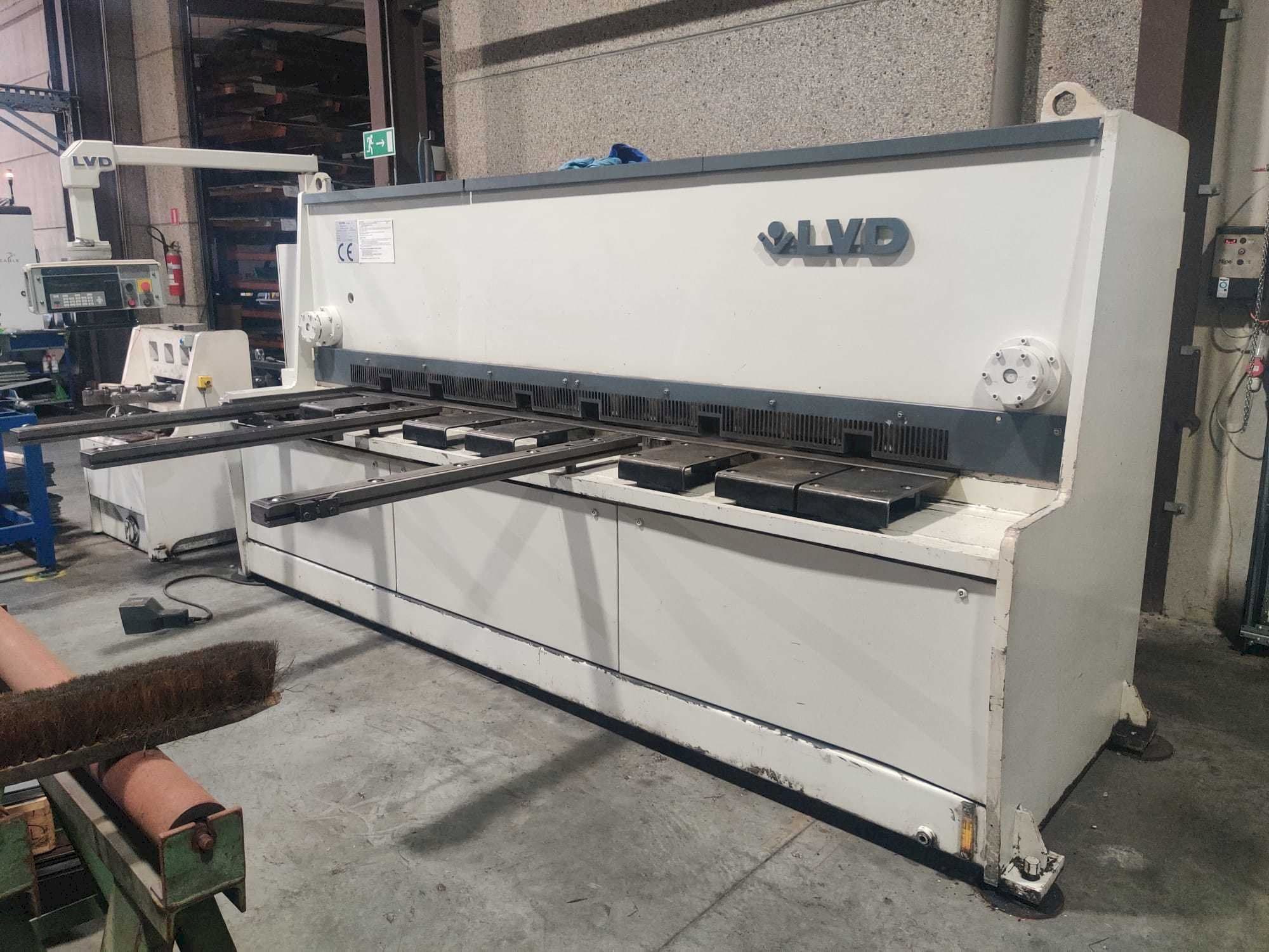 Вид станка LVD HST-E 31/10  спереди