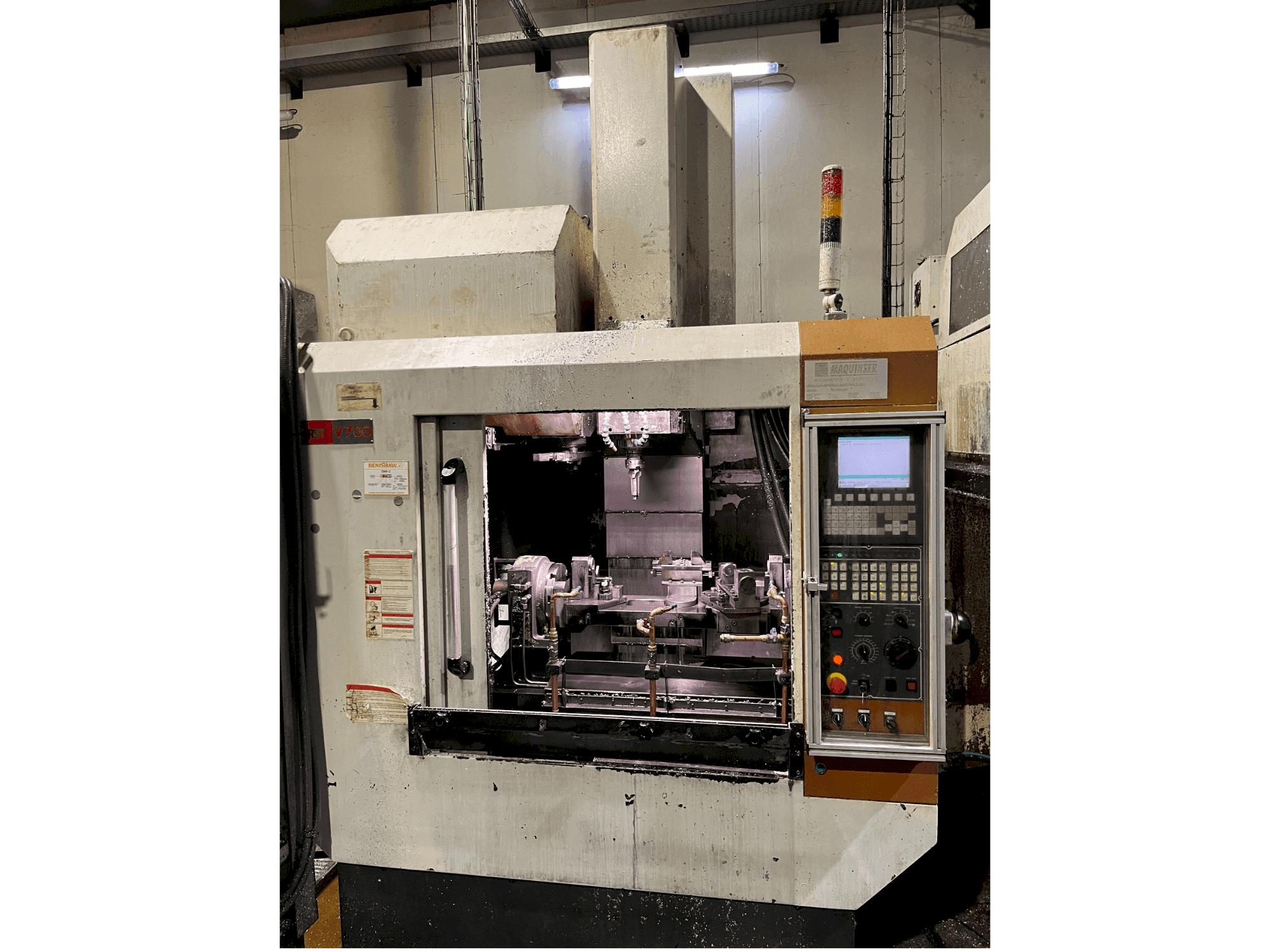 Вид станка FIRST V700  спереди