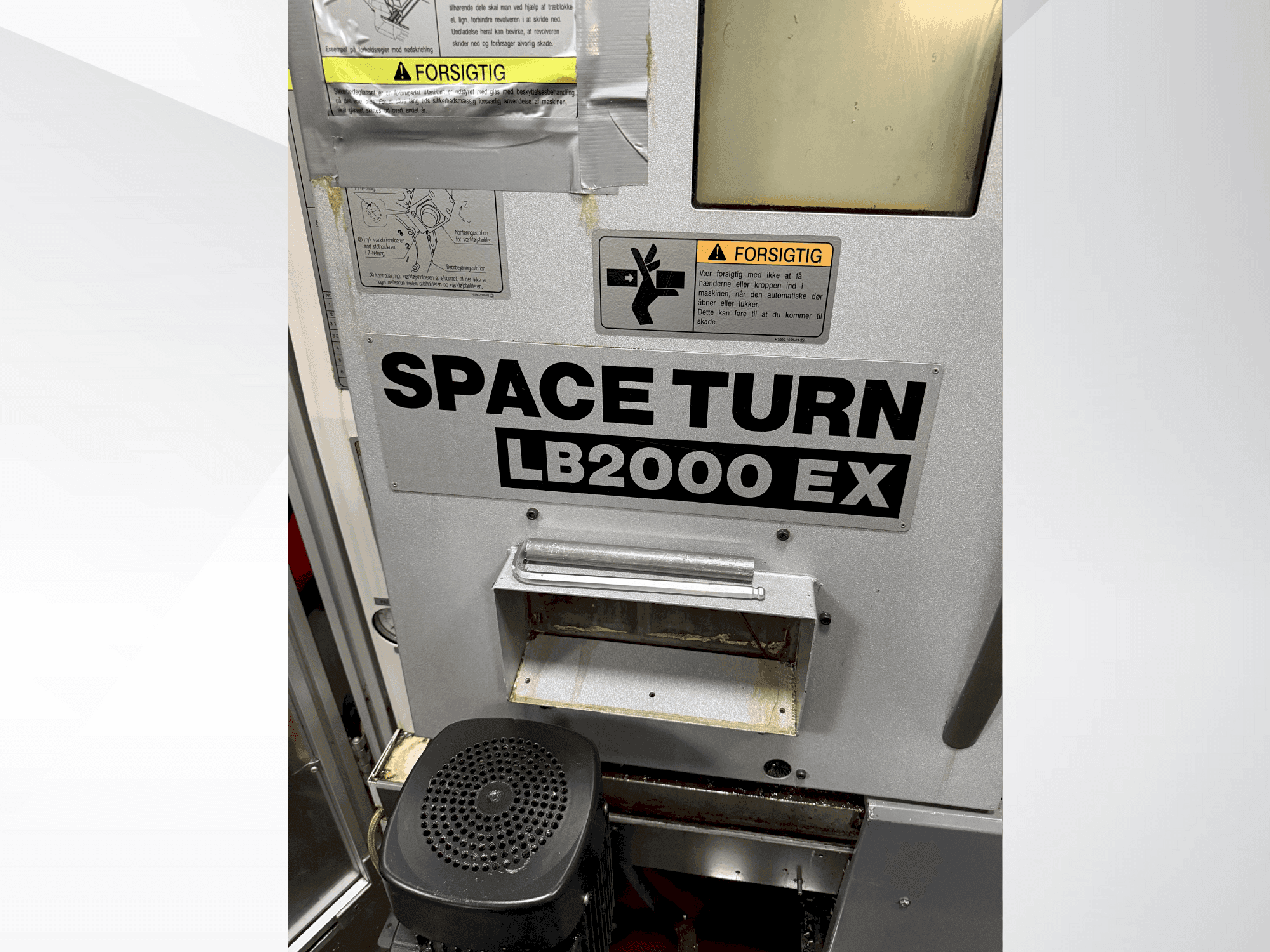 Вид станка Okuma Space Turn LB2000 EX  спереди