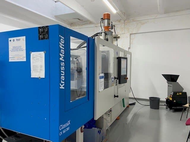 Вид  станка с Krauss Maffei ClassiX CX 160-380  правой стороны