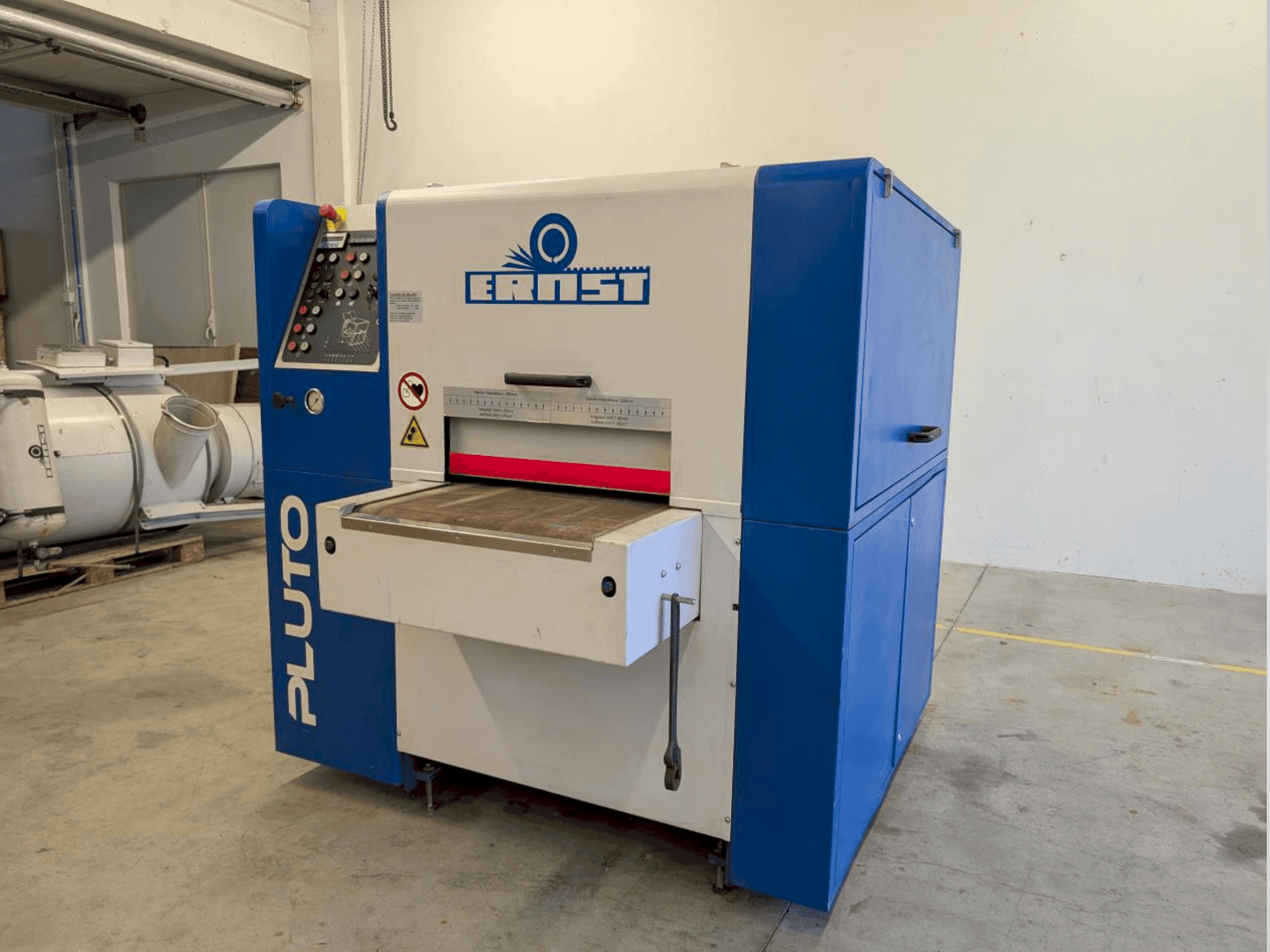 Вид станка ERNST PLUTO EDD  спереди
